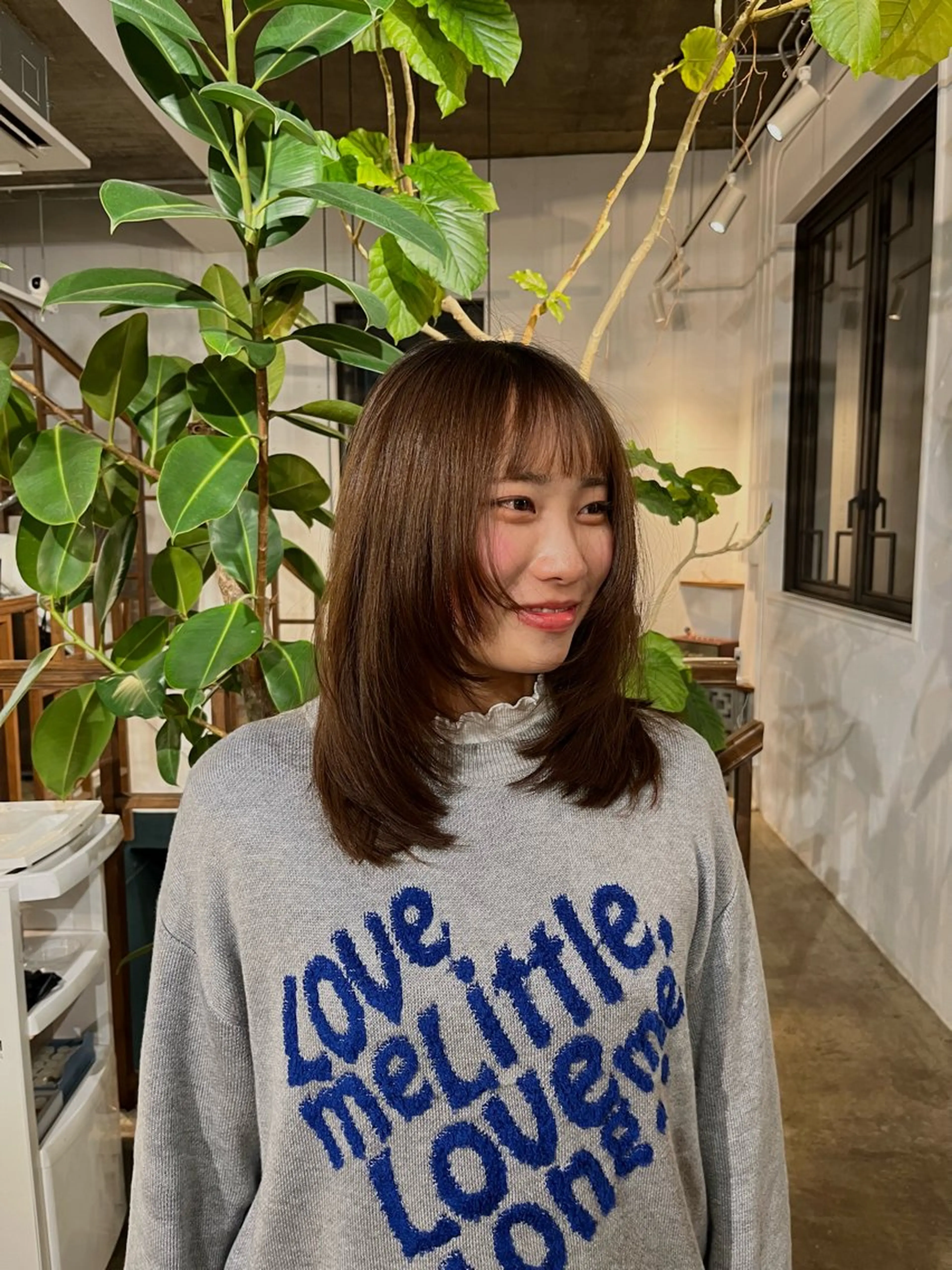 セミロング レイヤーカット 海音🌺レイヤー カット/ケアリストのヘアスタイル