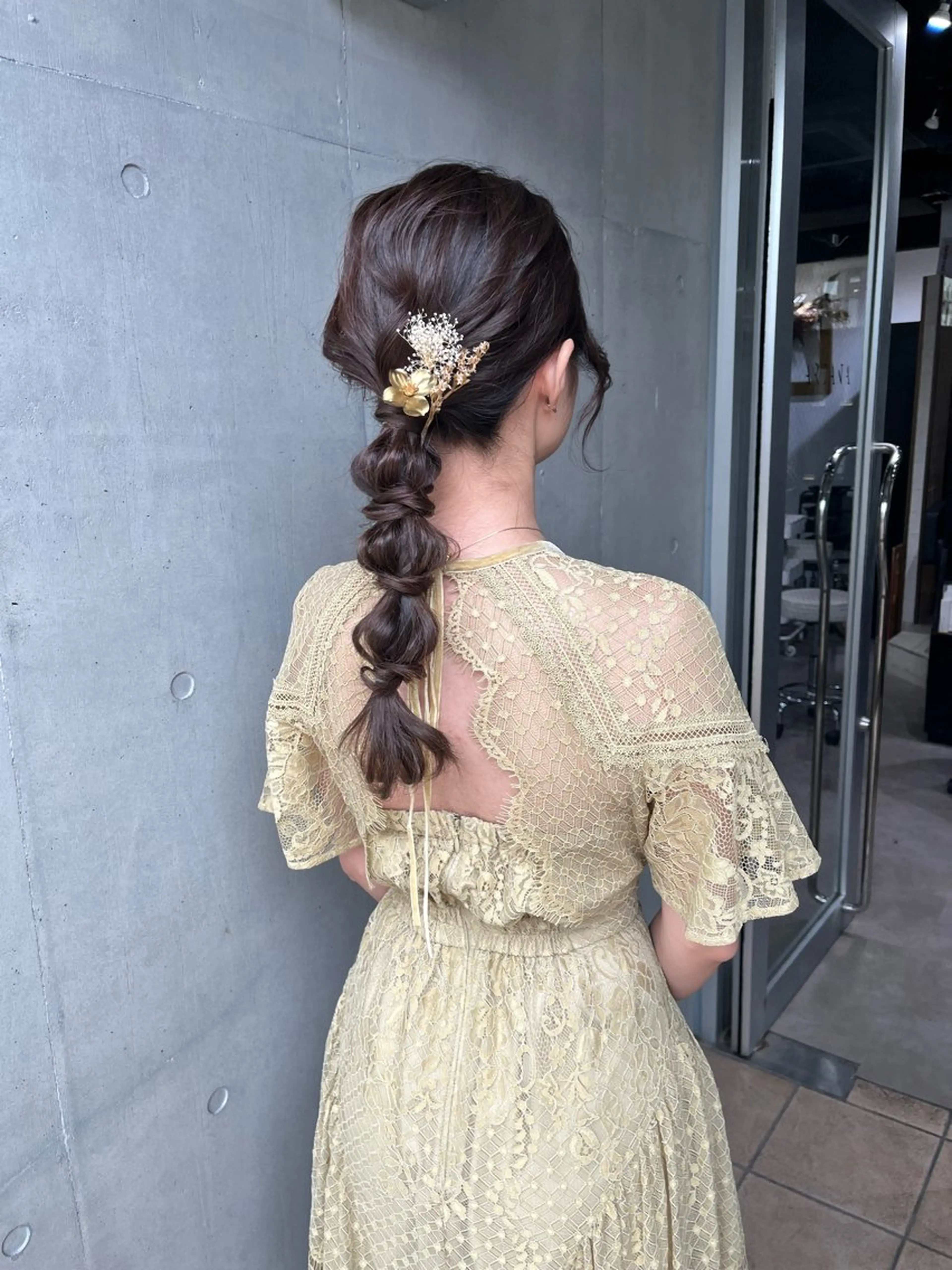 ロング ヘアアレンジ 結婚式・ブライダル ヘアセット ミルクティーベージュ ブリーチ　店長　清水のヘアスタイル