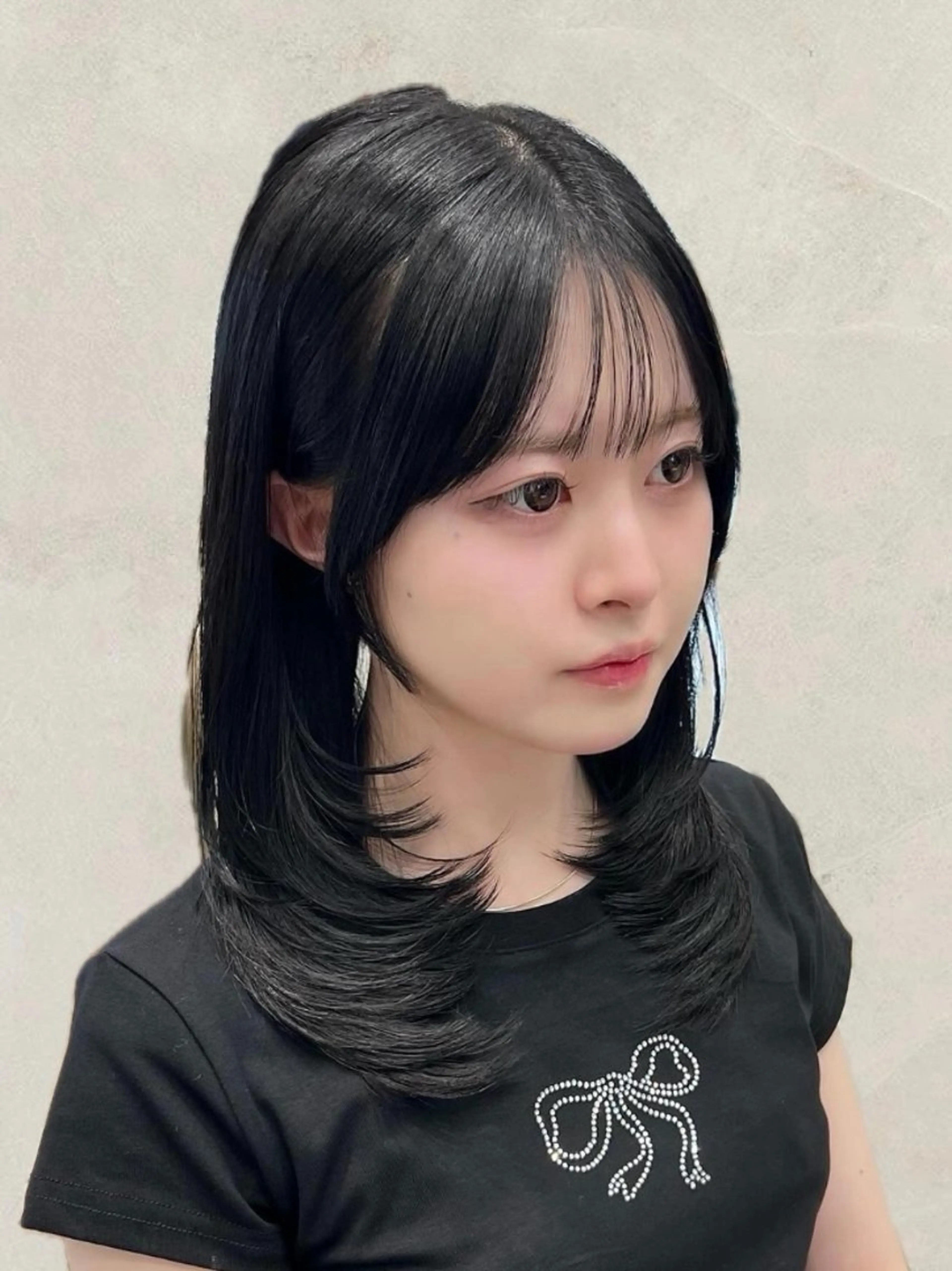 ミディアム ミディアムレイヤー レイヤーカット 小顔カット カット ヘアカラー トリートメント 🧡くびれヘア/前髪 顔周り🧡久原結衣のヘアスタイル