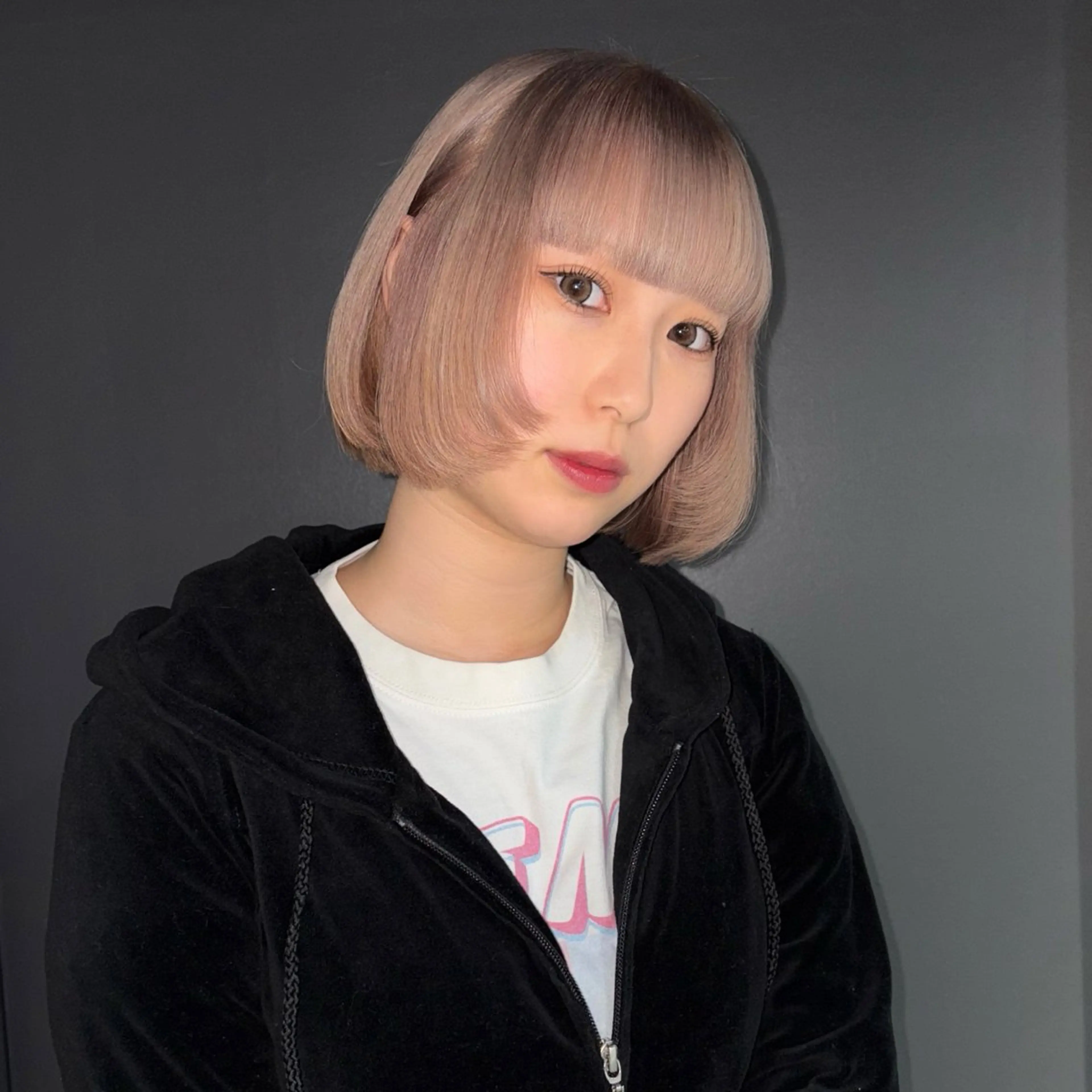 ショート カラー ボブレイヤー ハイトーンカラー ボブ レイヤーカット カット ヘアカラー ★デザインカラー ハイトーン ももか★のヘアスタイル