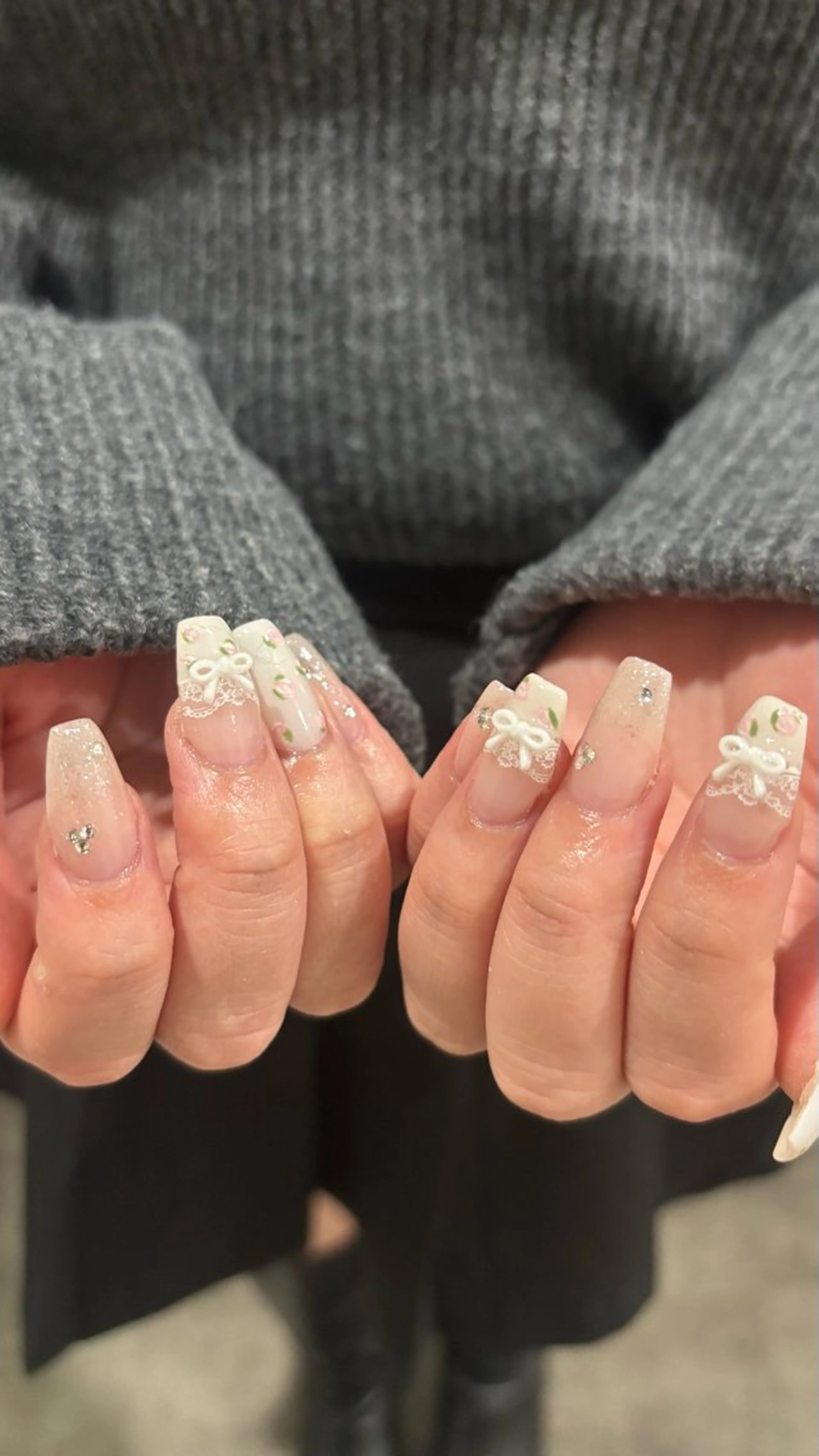 ネイル ハンドネイル PLATINUM DOLL arisaのネイルデザイン