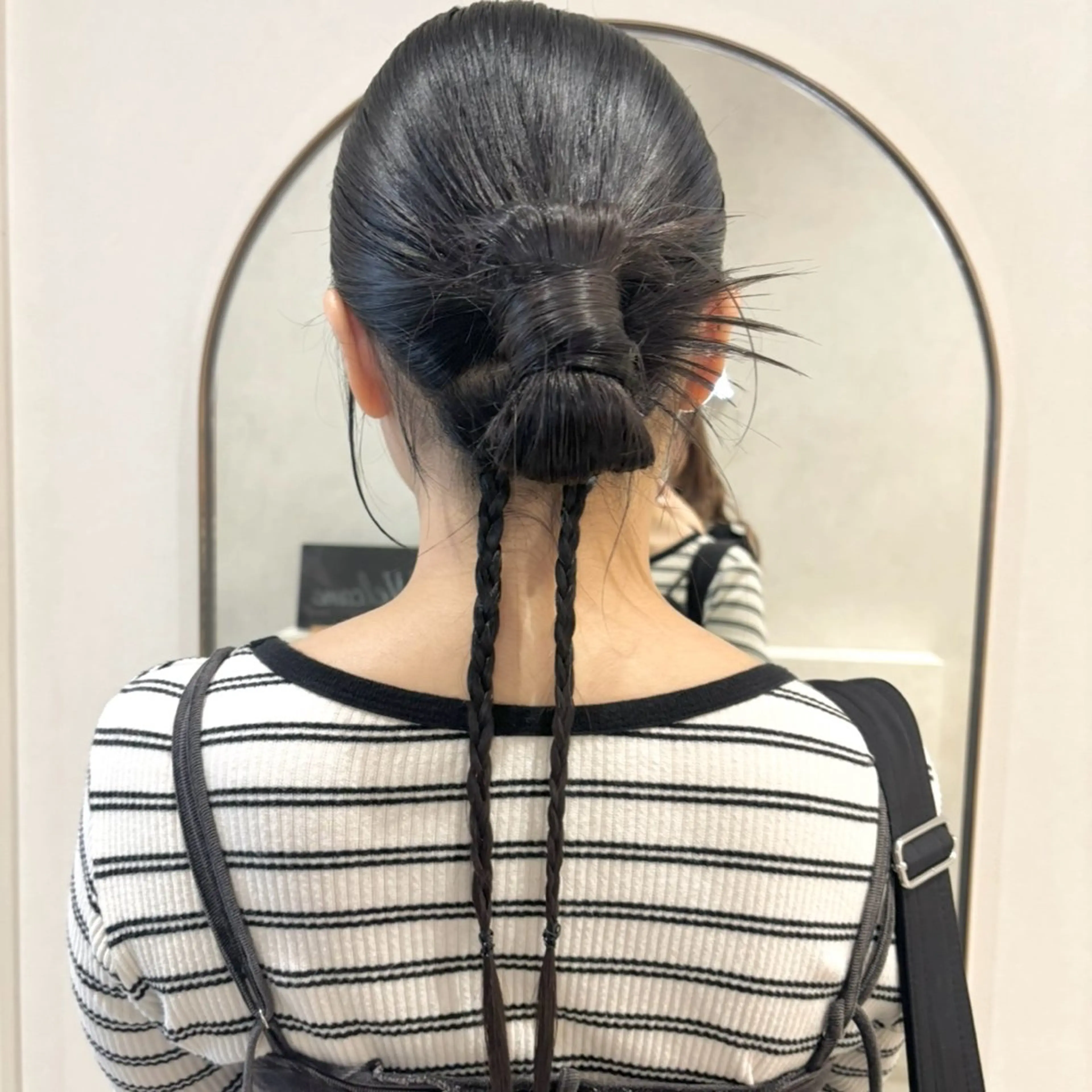 ロング 鈴木 彩莉のヘアスタイル