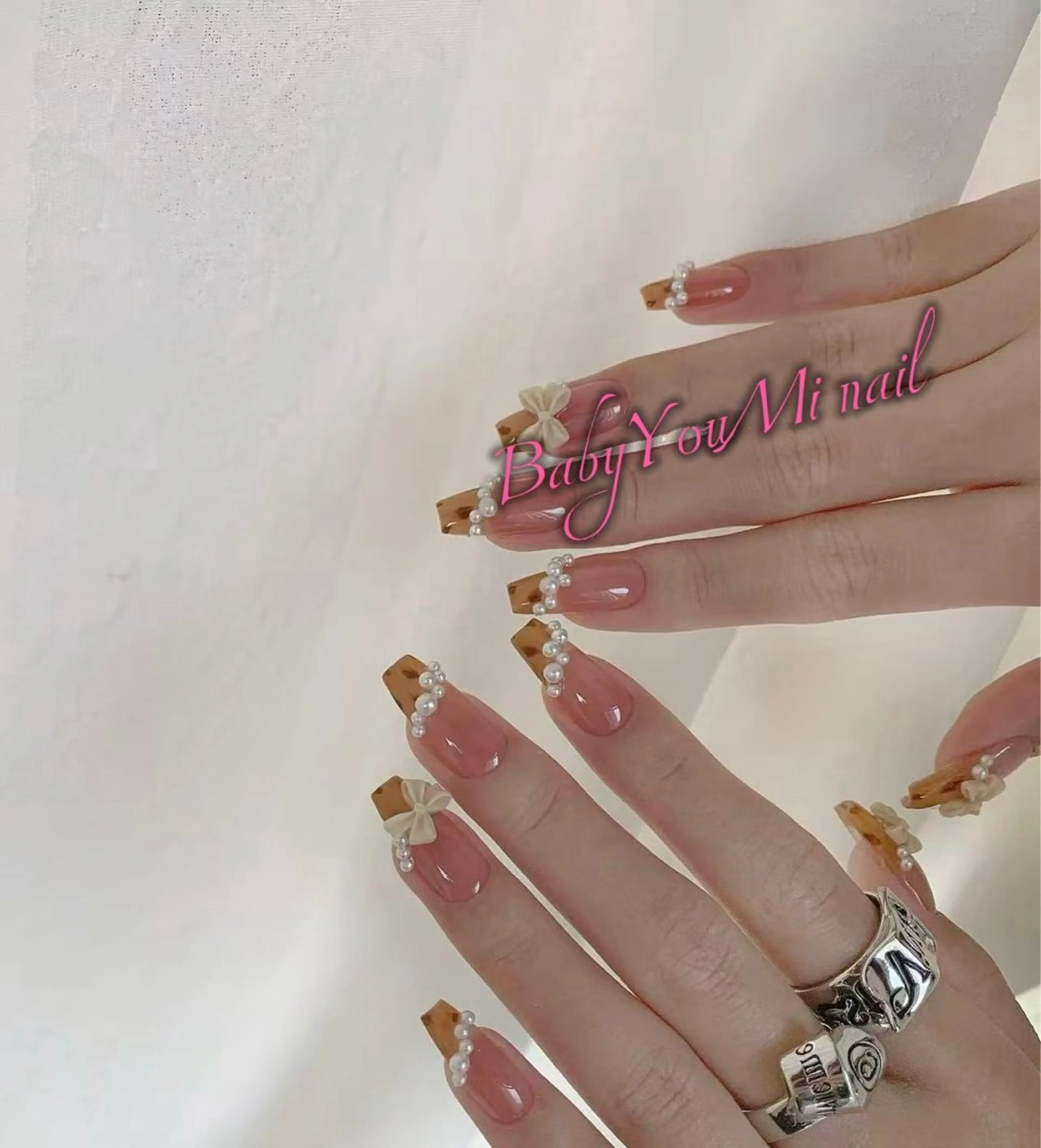 ネイル オーロラネイル 成人式 フットネイル フレンチネイル ジェルネイル ハンドネイル 相沢 さやかのネイルデザイン