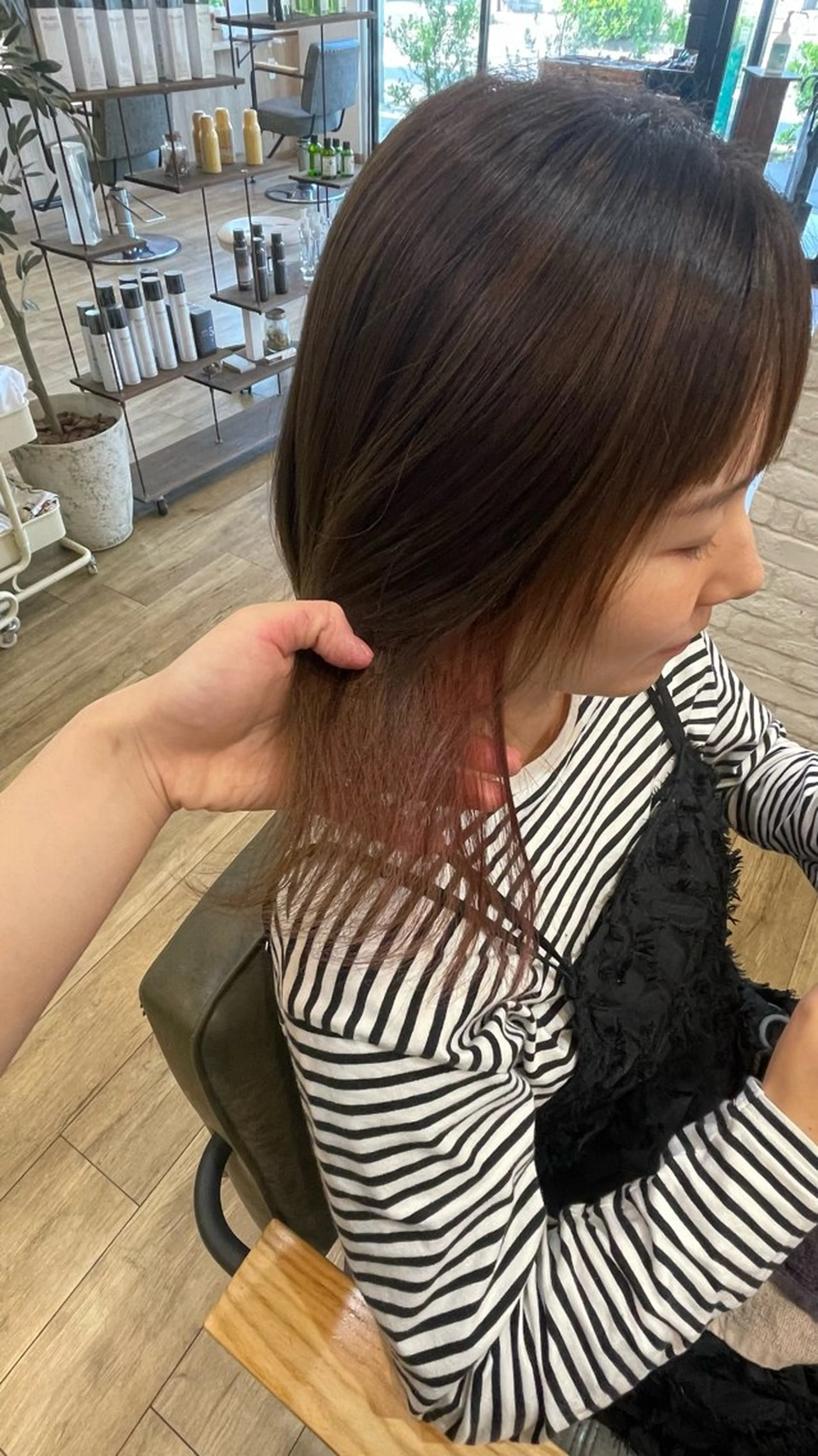 カラー アッシュ アッシュブラウン ベージュカラー ブリーチ ブラウンカラー 西村 望のヘアスタイル