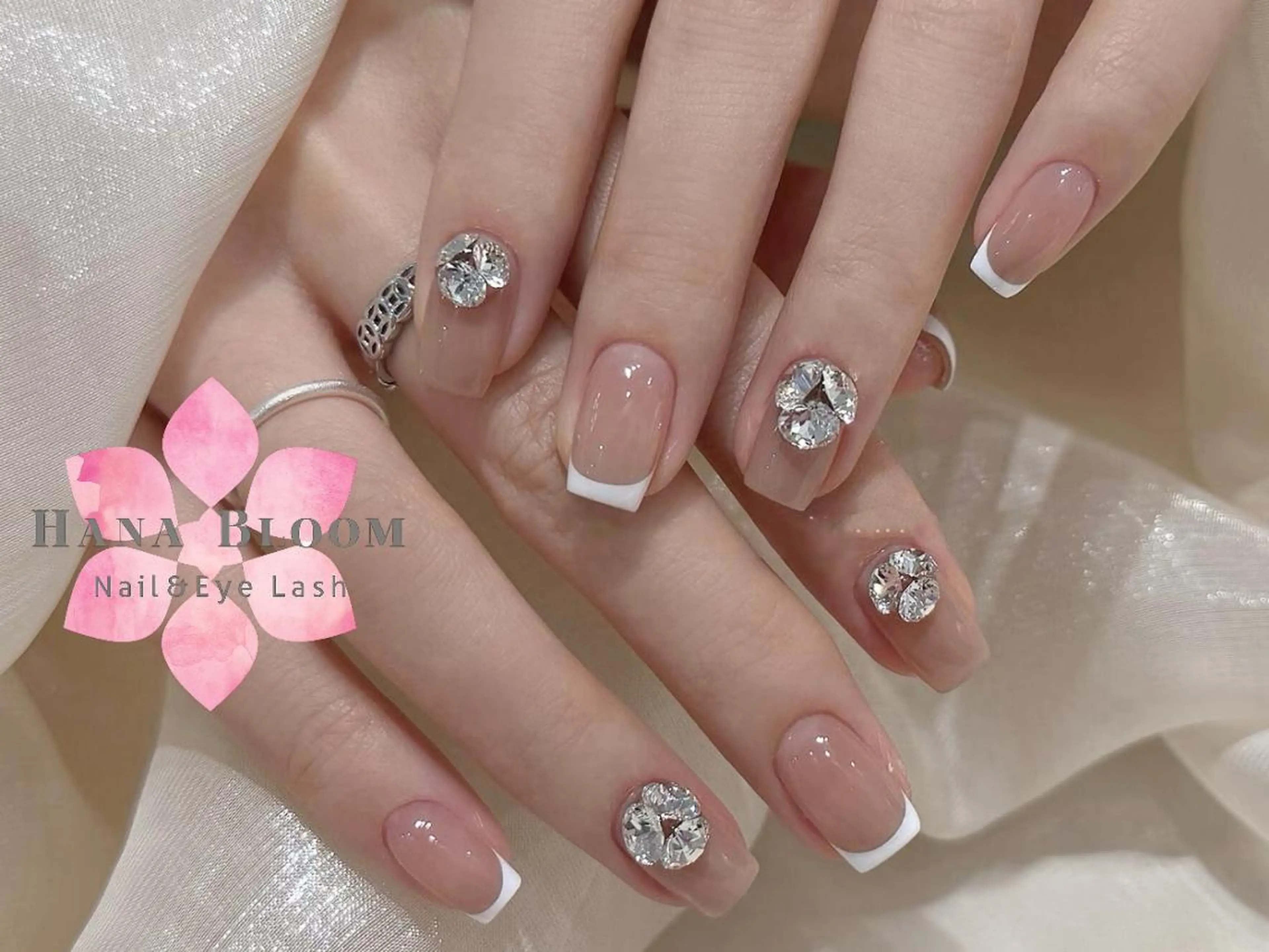 ネイル フレンチネイル ジェルネイル マグネットネイル ミラーネイル 持ち込み ハンドネイル ハンドケア Hana Bloom Nail 渋谷道玄坂のネイルデザイン