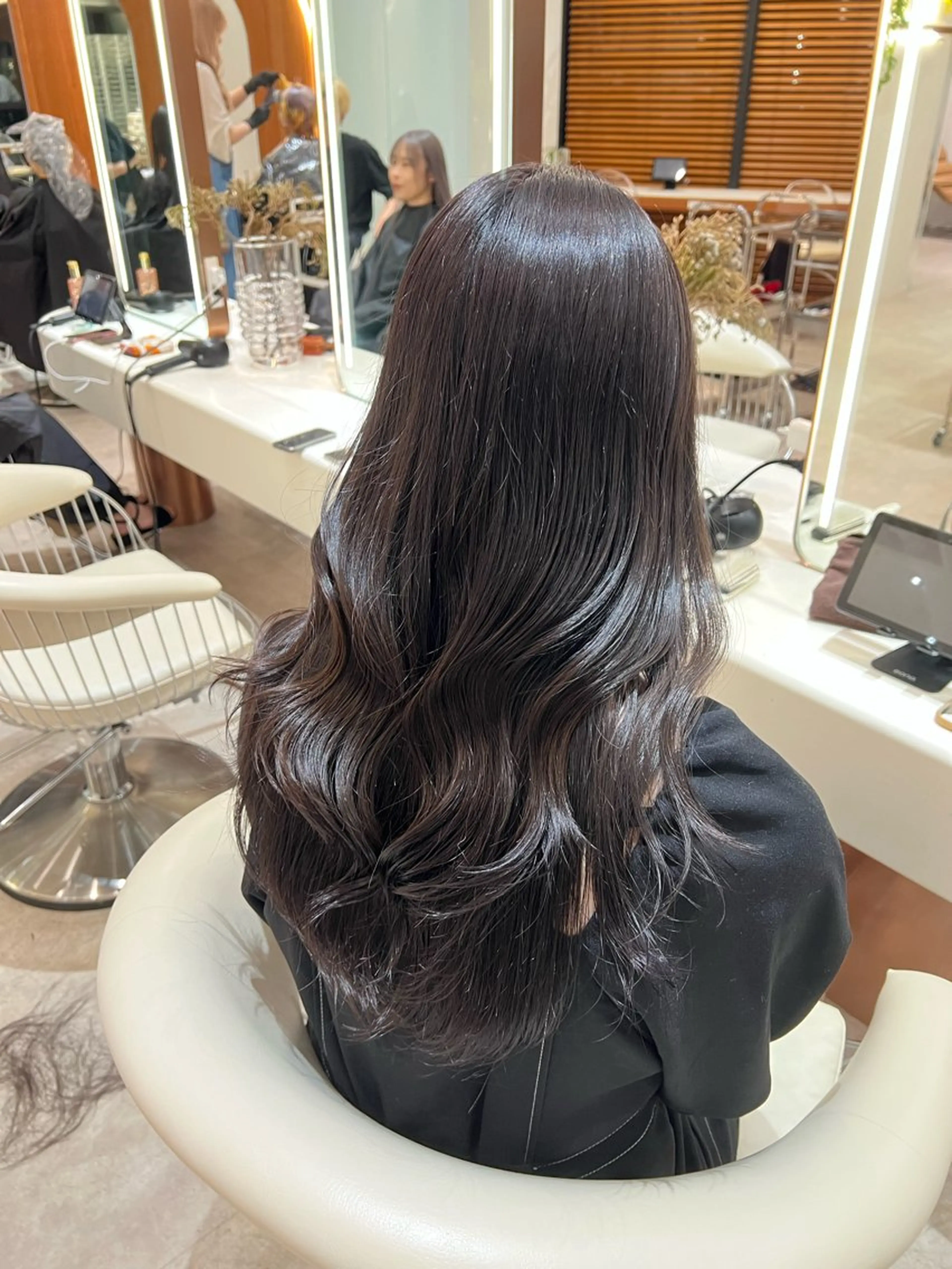 セミロング カラー 黒髪 イルミナカラー ラベンダーカラー 髪質改善 韓国風ヘア カット ヘアカラー ヘアセット 韓国レイヤー🇰🇷 韓国研修◎渋谷カイトのヘアスタイル