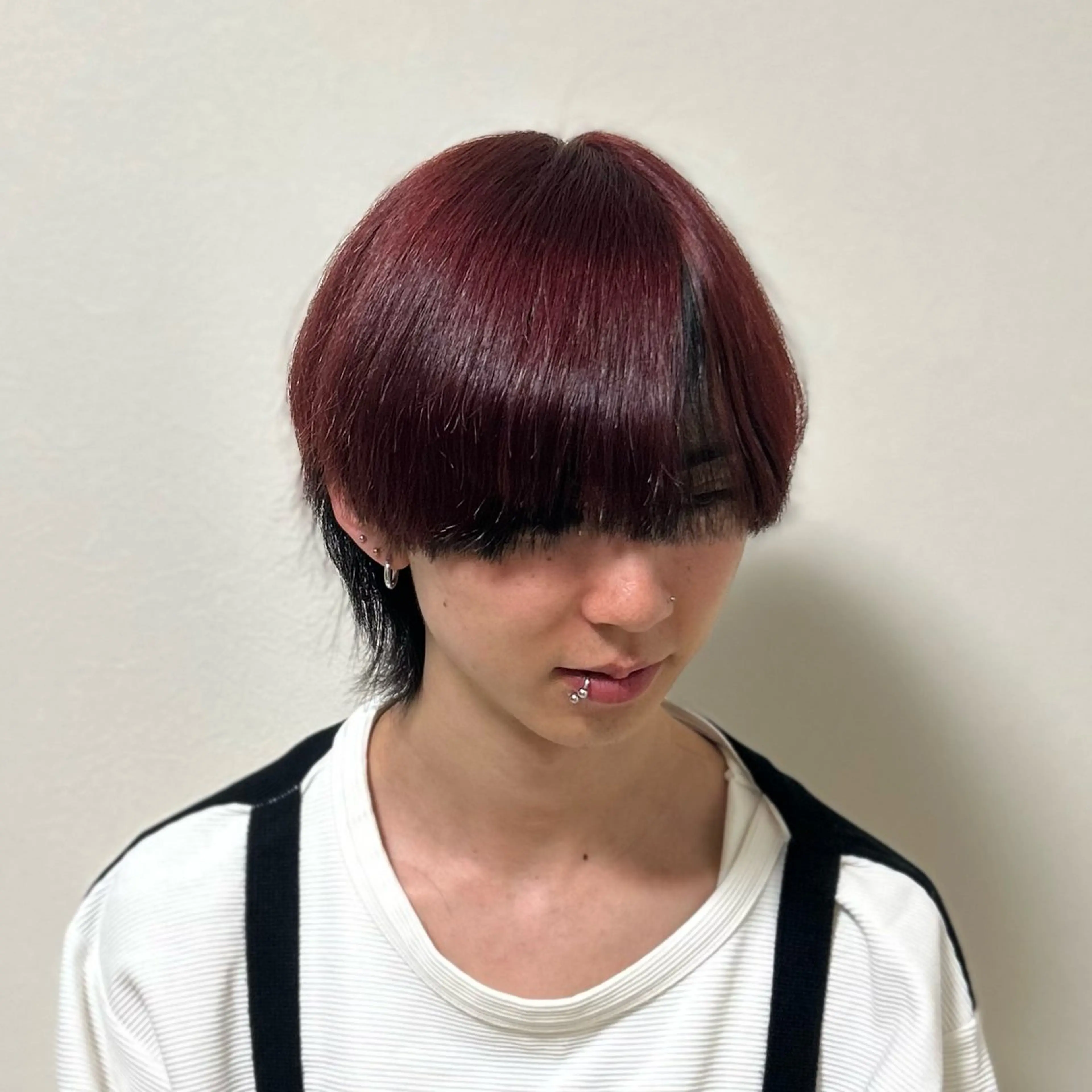 セミロング フェザー/シャドウ/ メッシュパーマのヘアスタイル