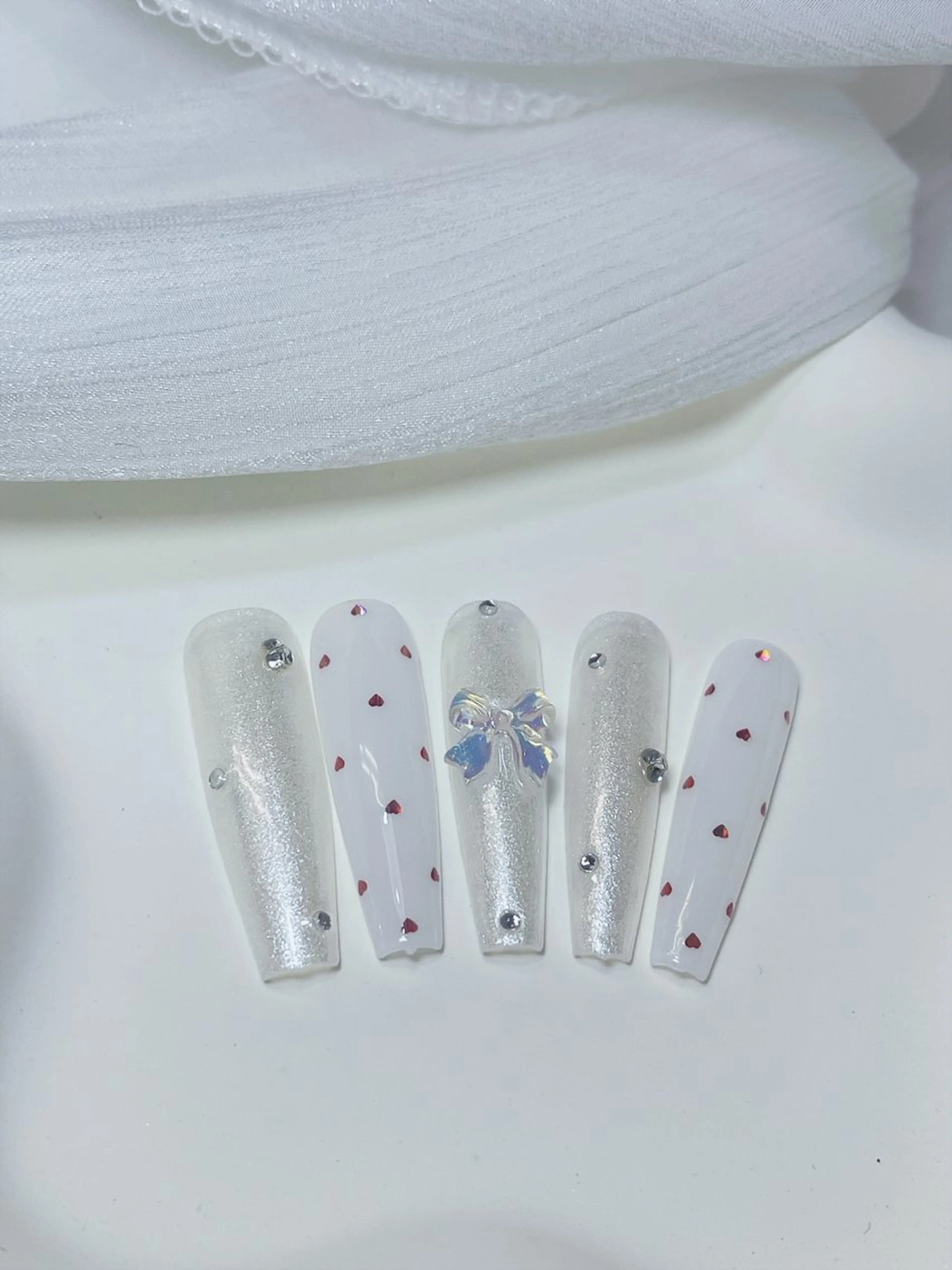 ネイル チークネイル フレンチネイル グラデーション キラキラネイル 韓国ネイル ハンドネイル DUO   MI nail salonのネイルデザイン
