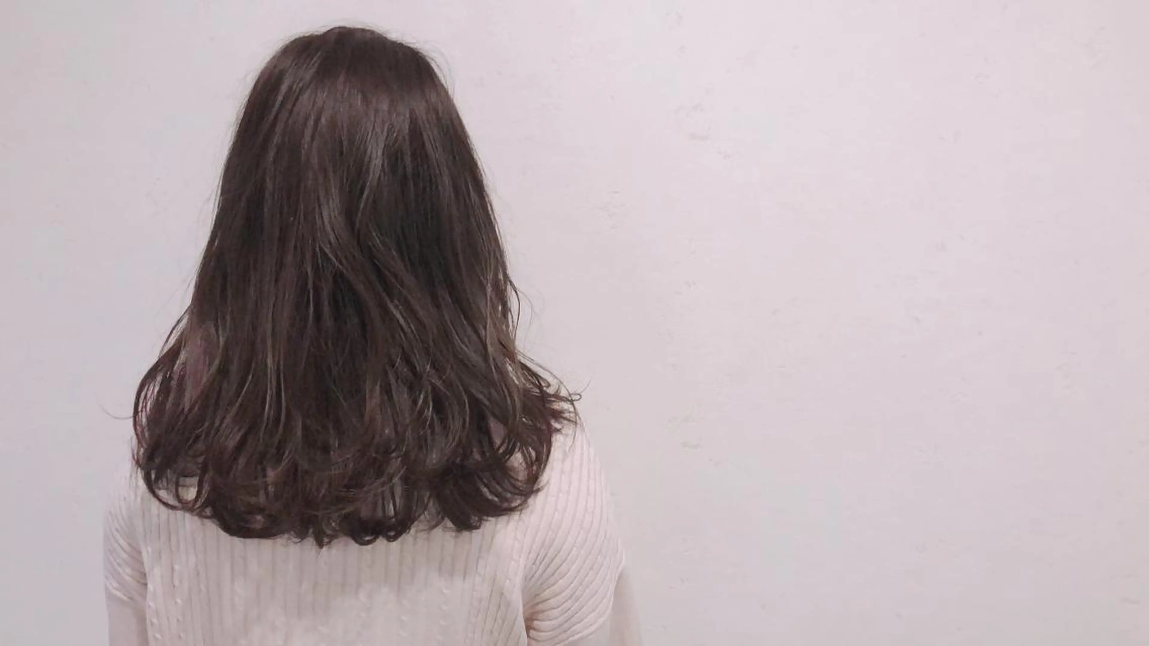 セミロング カラー 伊藤 さやかのヘアスタイル