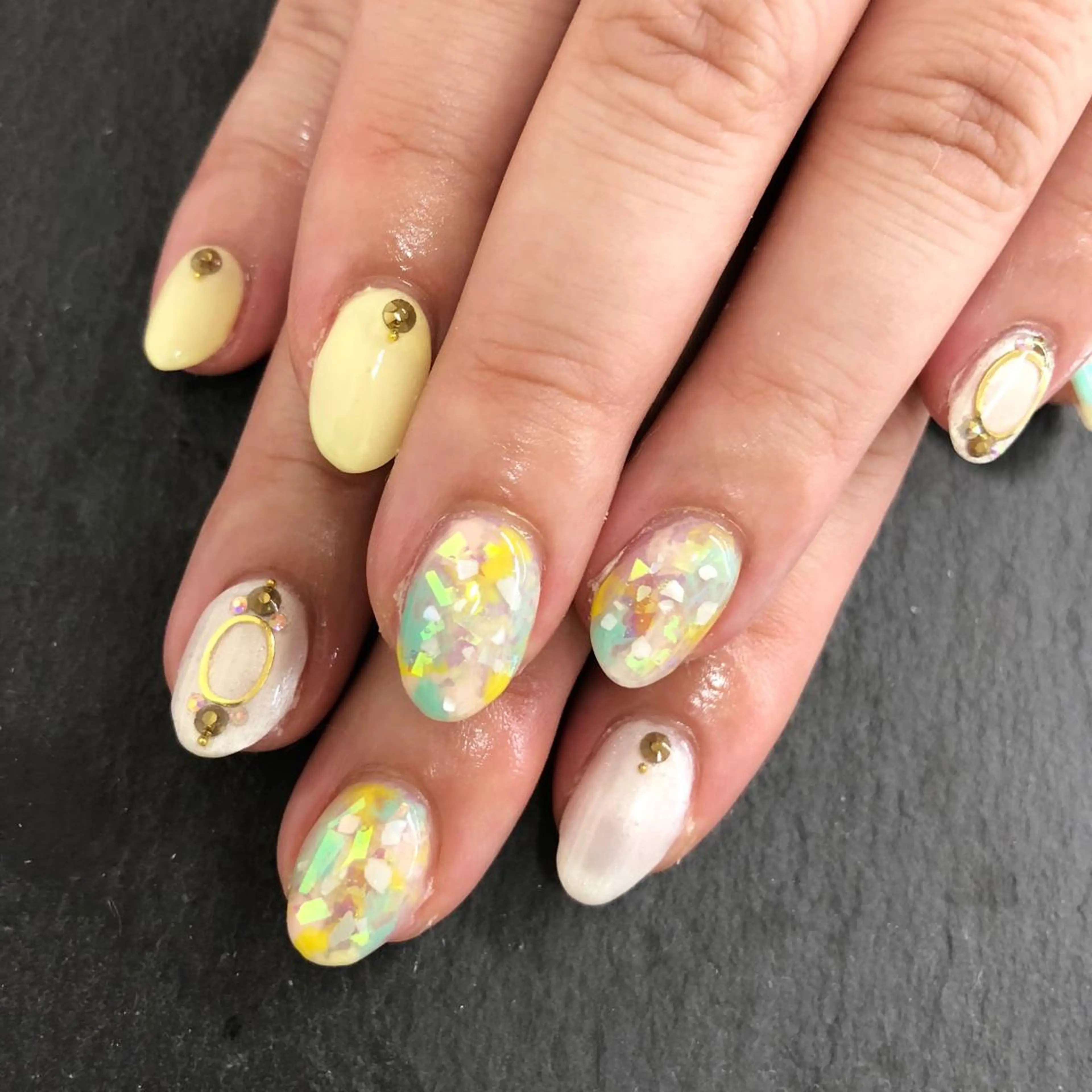 ネイル 夏ネイル 黄色 esNail&eye イーズネイル＆アイのネイルデザイン