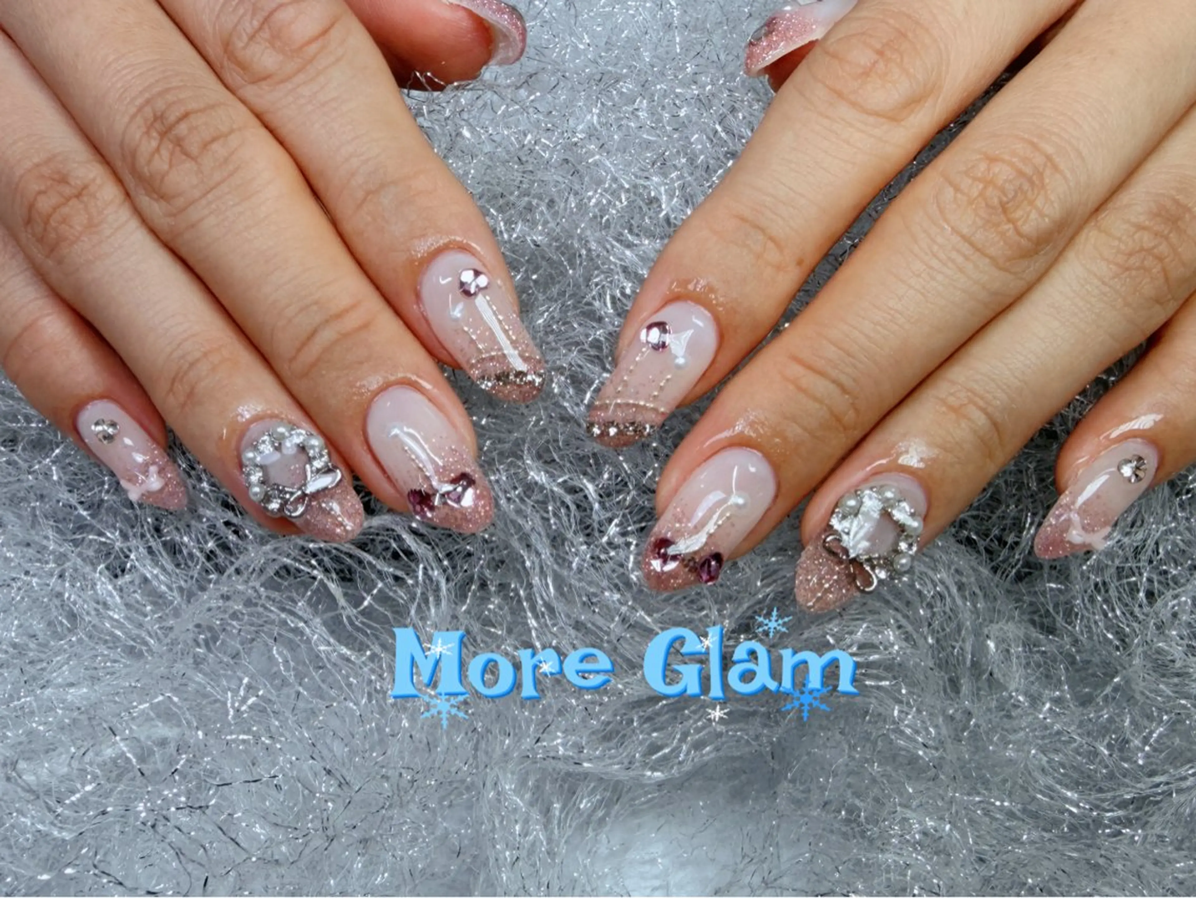 ネイル ボルドー ブラウン フレンチネイル オンブレフレンチ 冬ネイル ハンドネイル More Glam 池袋東口店のネイルデザイン