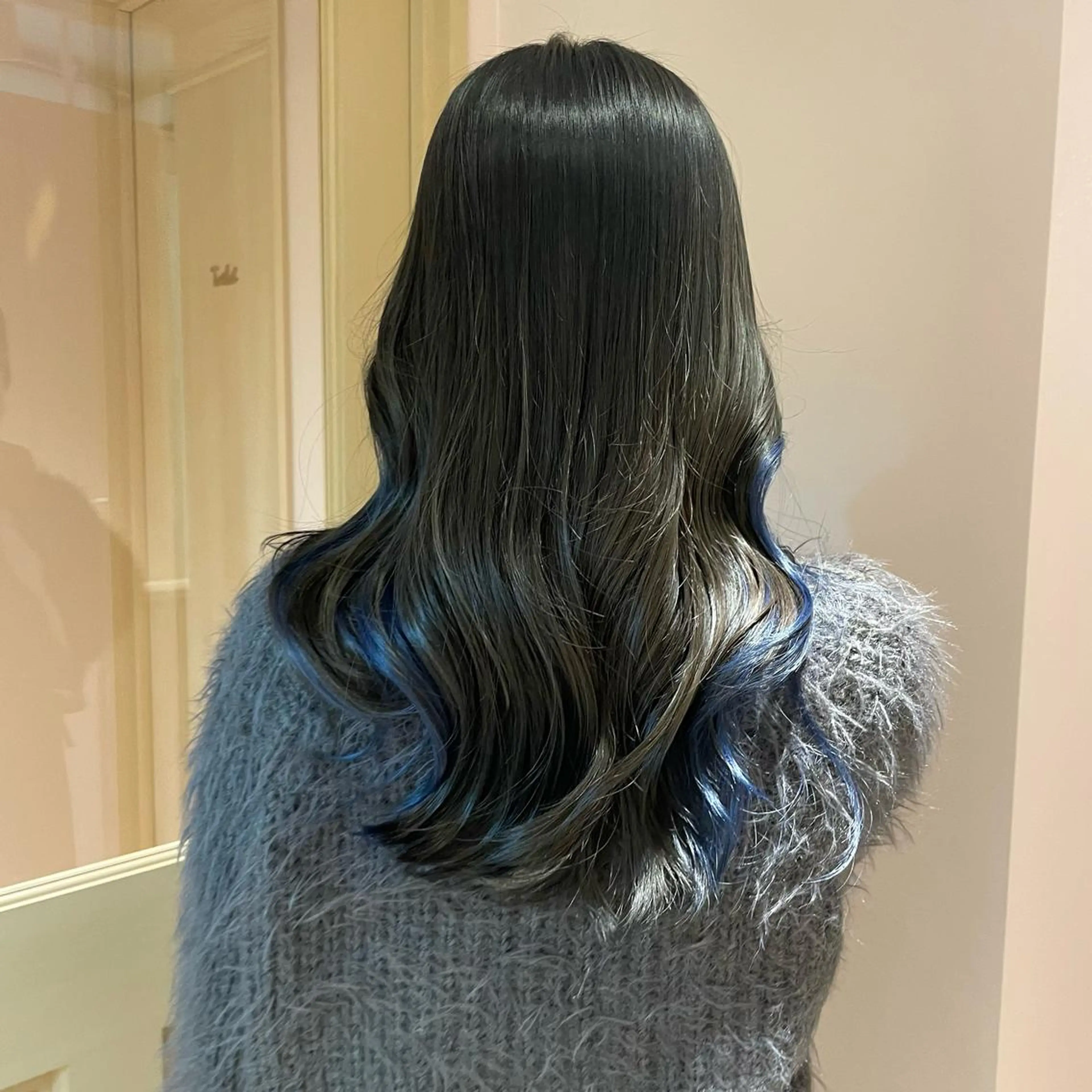 ロング アッシュ ヘアカラー トリートメント ヘッドスパ マホ/日吉/髪質改善 /レイヤー/ガーリーのヘアスタイル