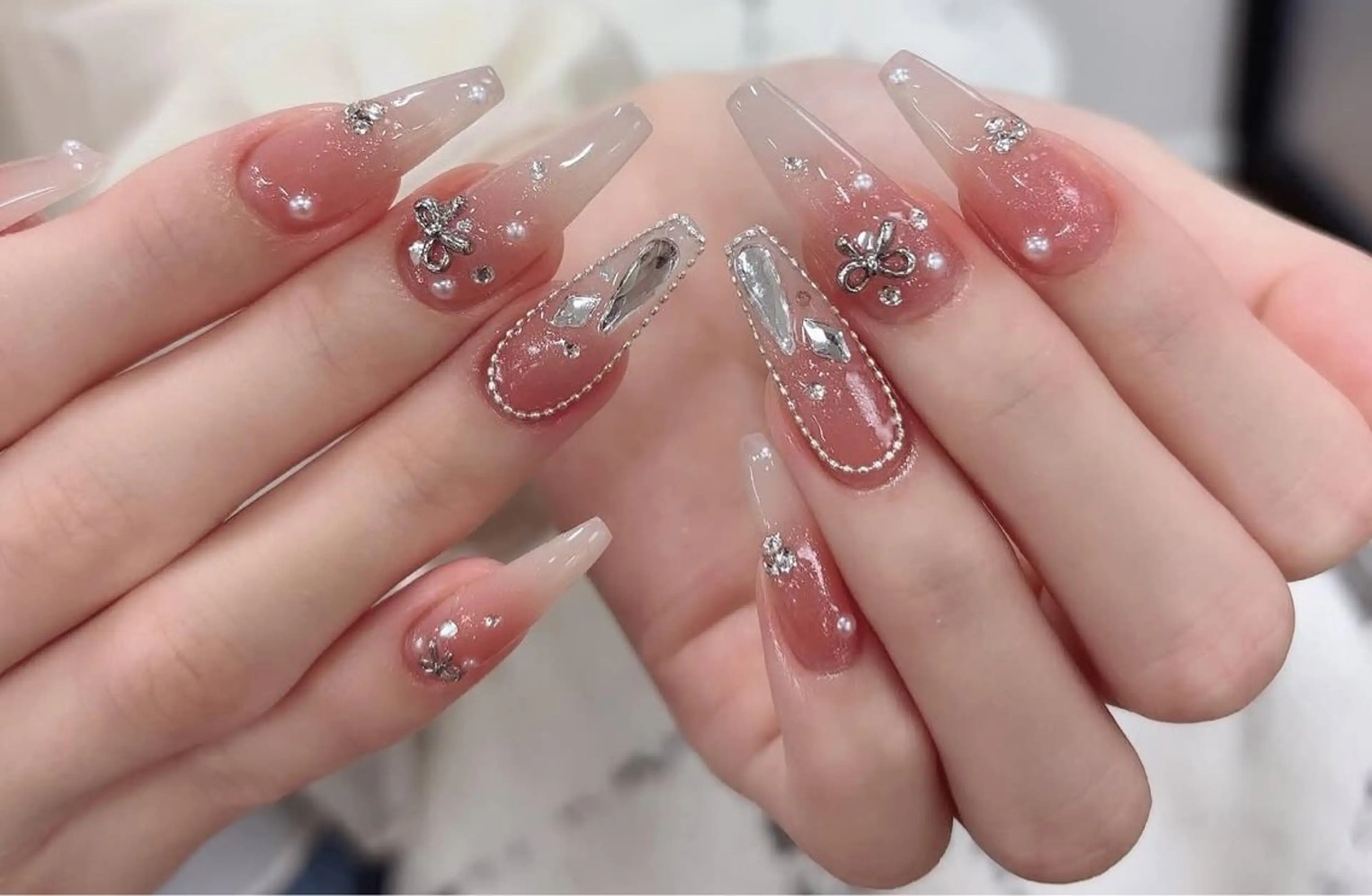 ネイル フレンチネイル ジェルネイル ハロウィン キラキラネイル 韓国ネイル ハンドネイル H.baby Nail Salonのネイルデザイン