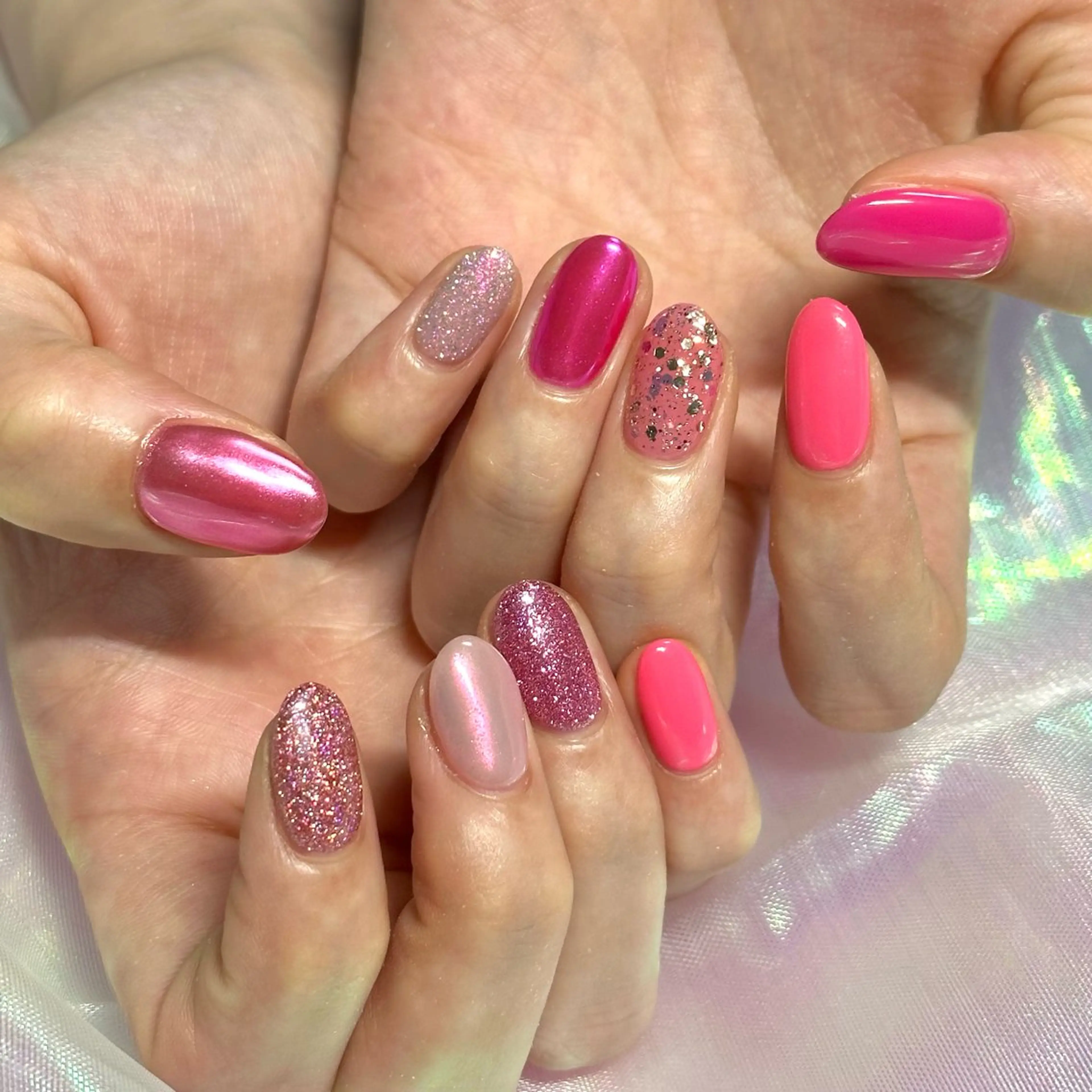 ネイル ハンドネイル 【OKIKA】 らん🦖🌈🧡のマツエク・マツパデザイン