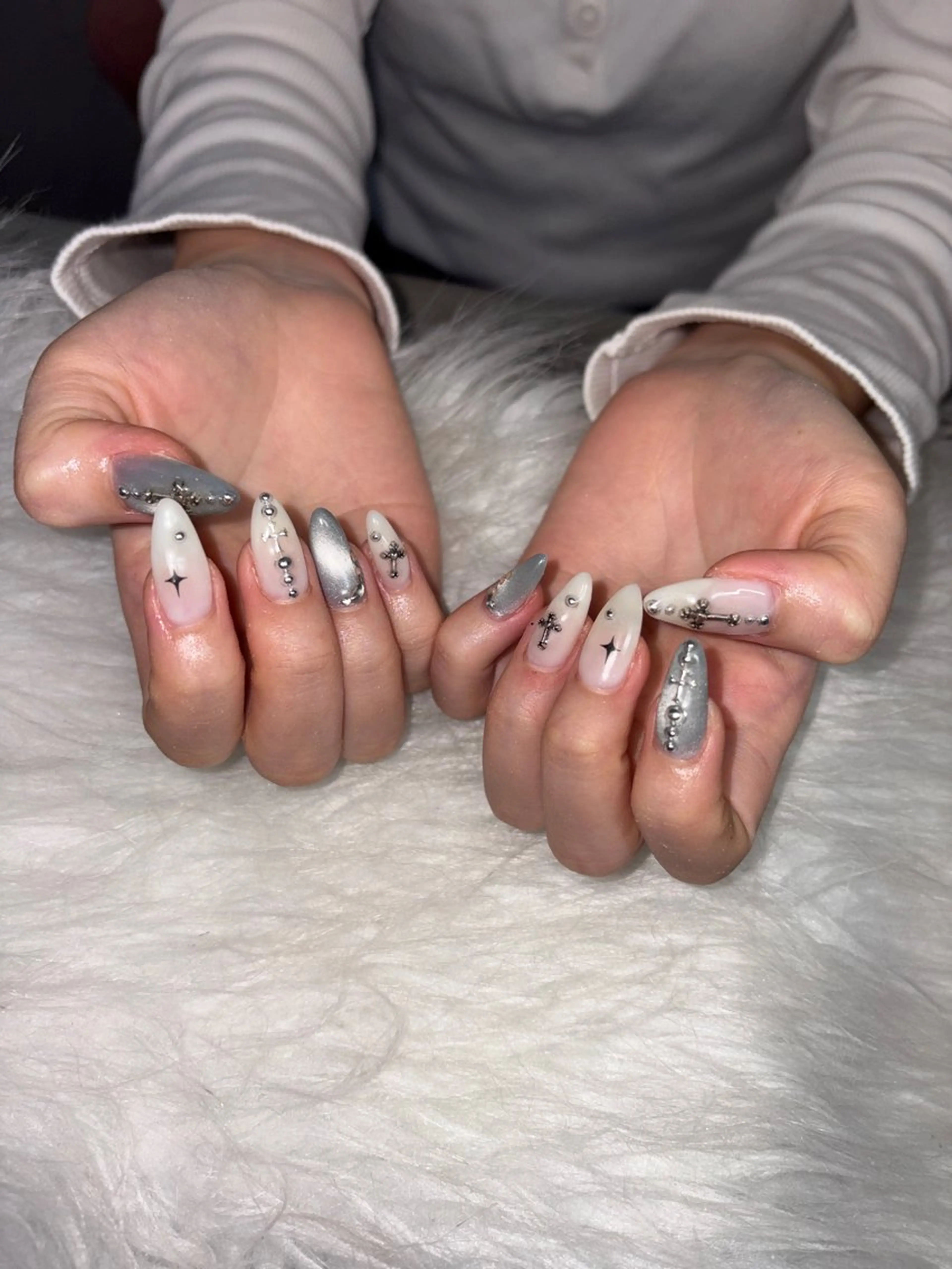 ネイル ハンドネイル LAVISH manaのネイルデザイン