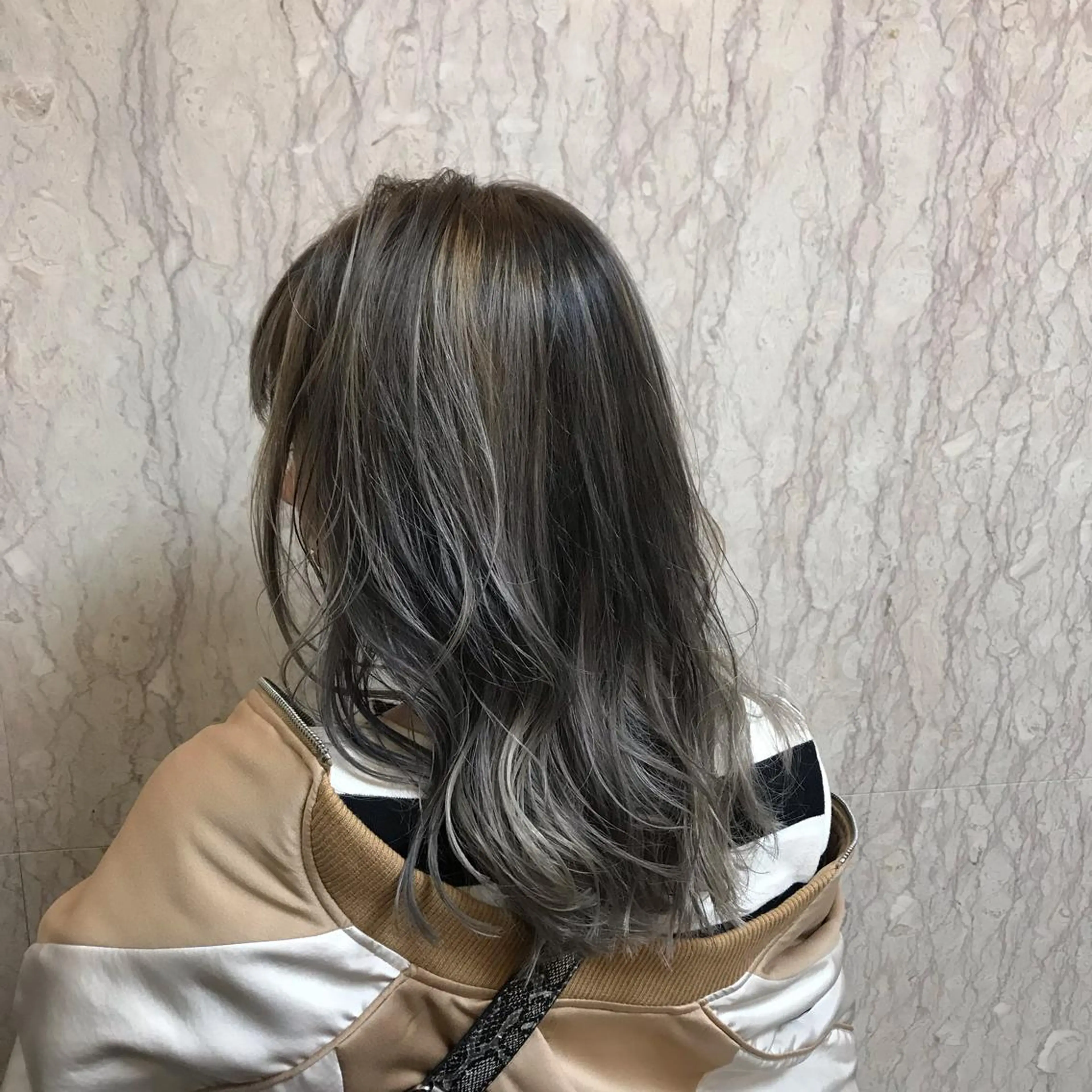 カラー ブリーチ ケアブリーチ 透明感カラー ヘアカラー 似合わせ/ブリーチ カラー.岡田友仁のヘアスタイル