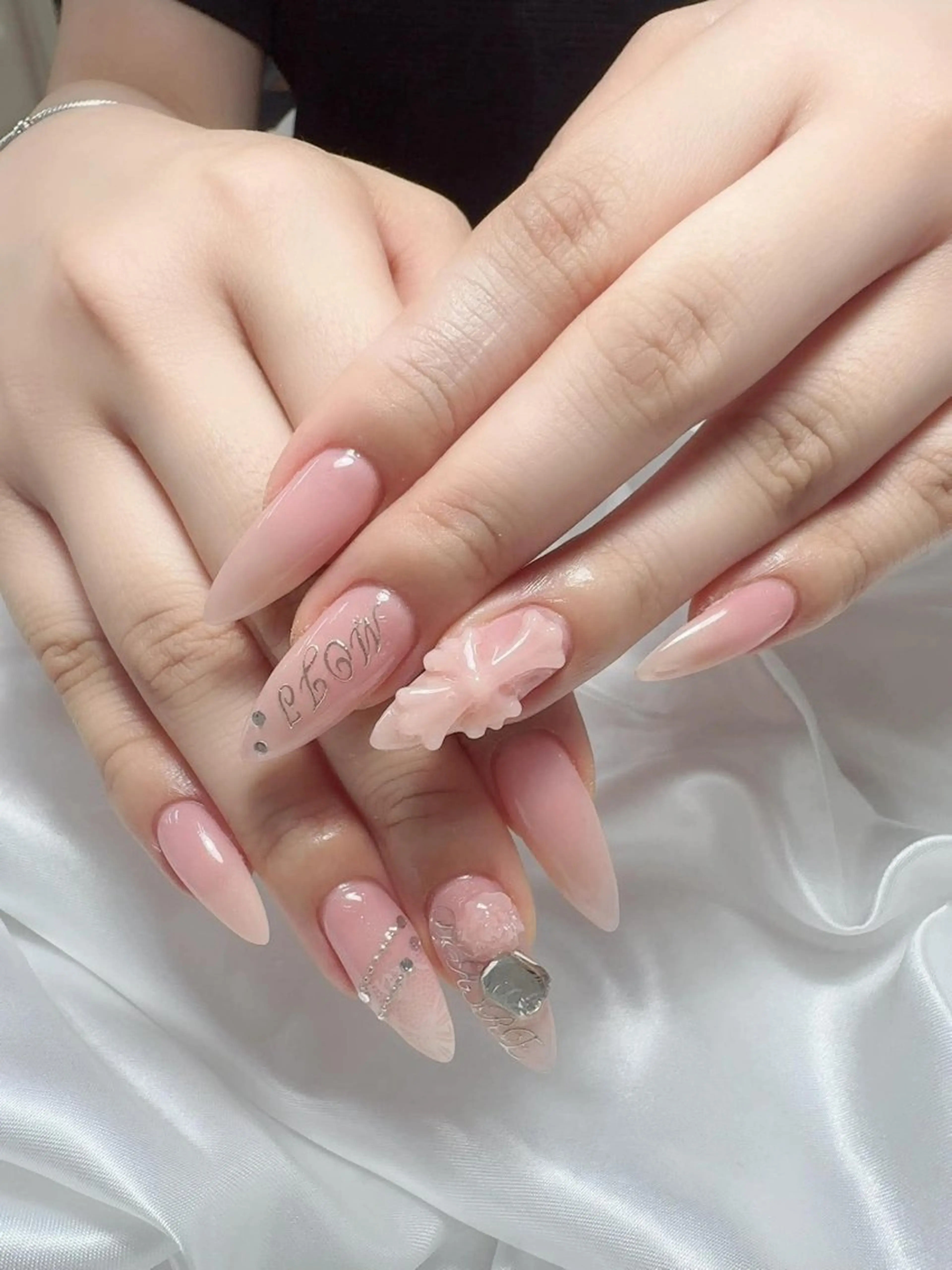ネイル フットネイル フレンチネイル グラデーション 韓国ネイル マグネットネイル ハンドネイル Ha Nailのネイルデザイン