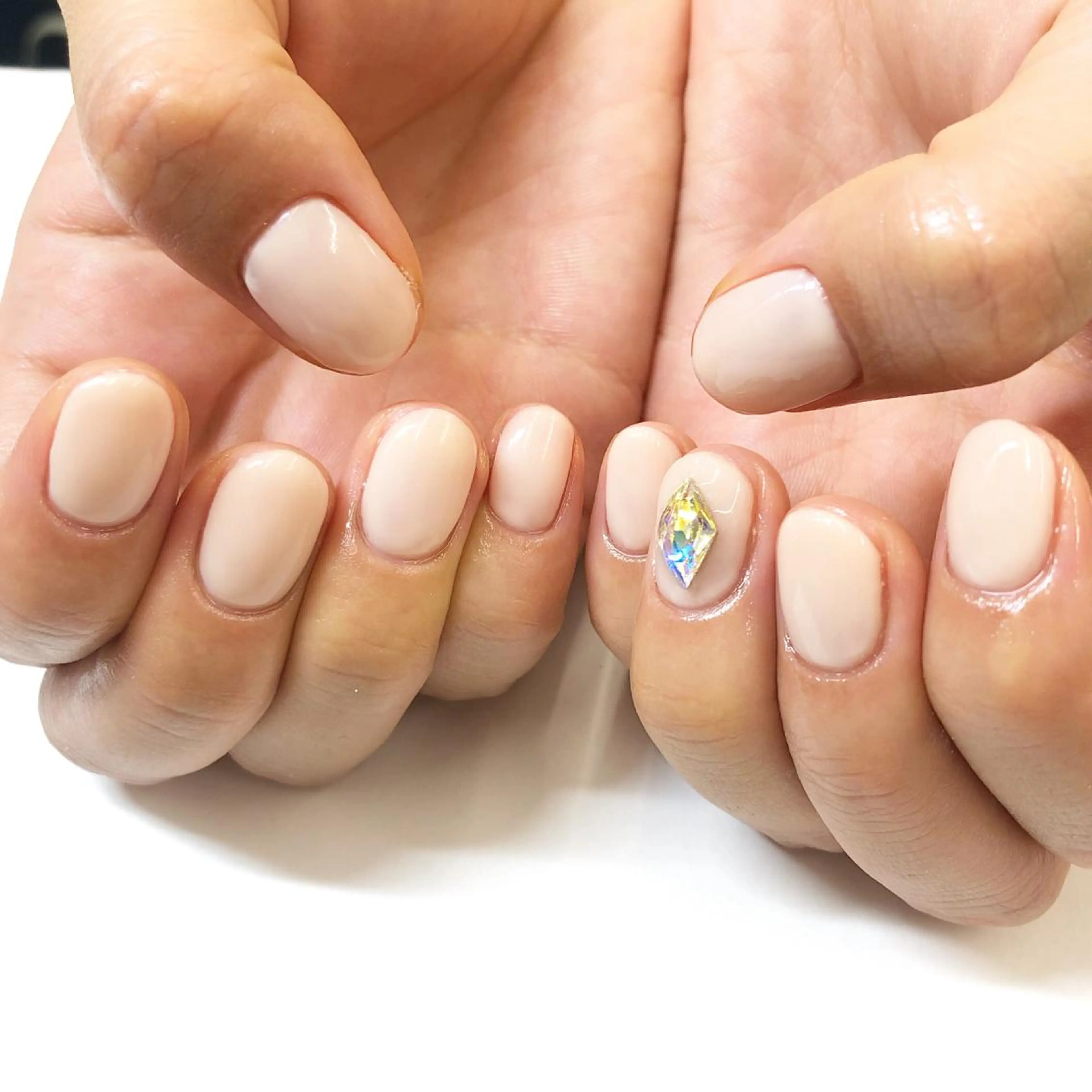 ネイル シンプルネイル ハンドネイル Minami 🍓のネイルデザイン