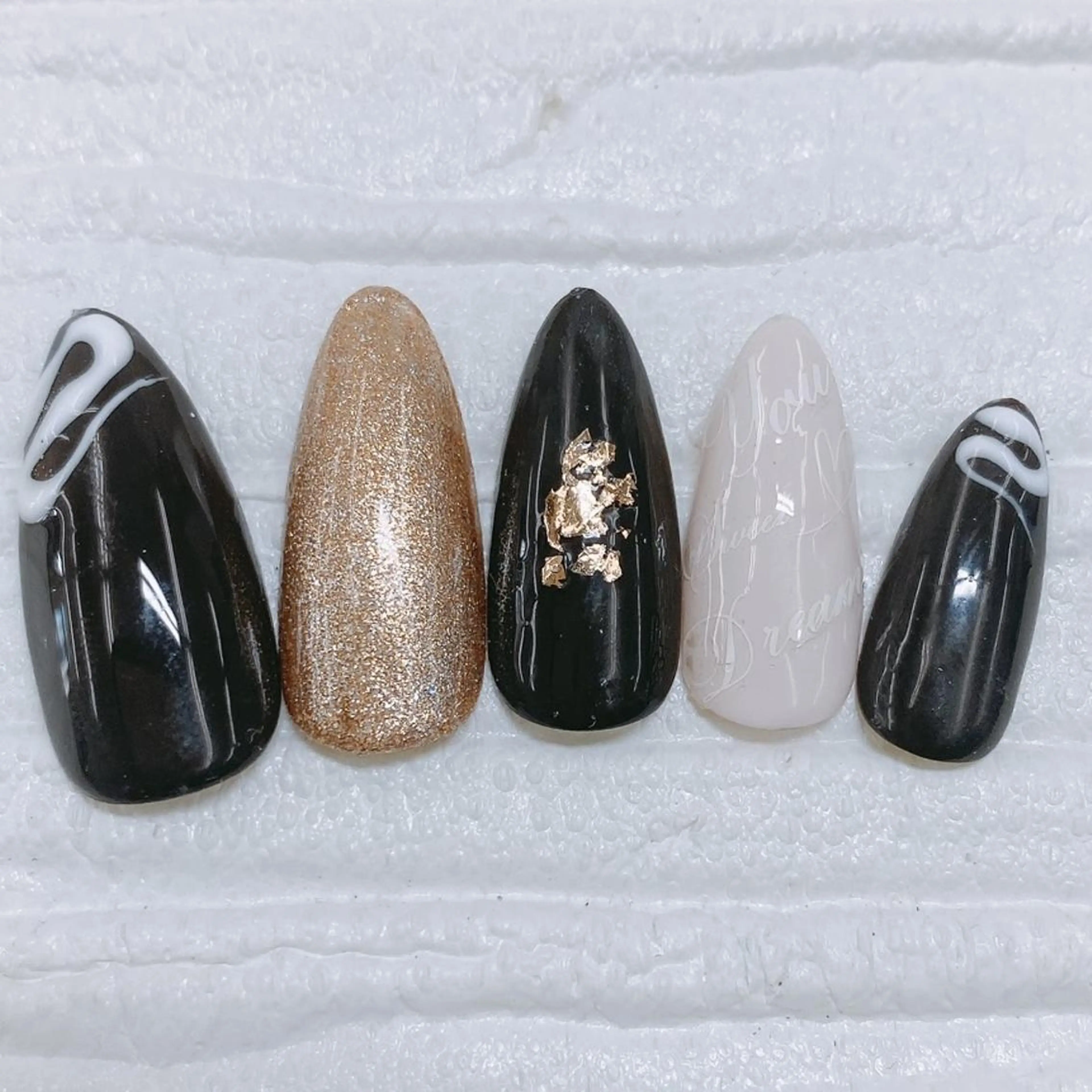 ネイル Nail salon Honey Beeのネイルデザイン