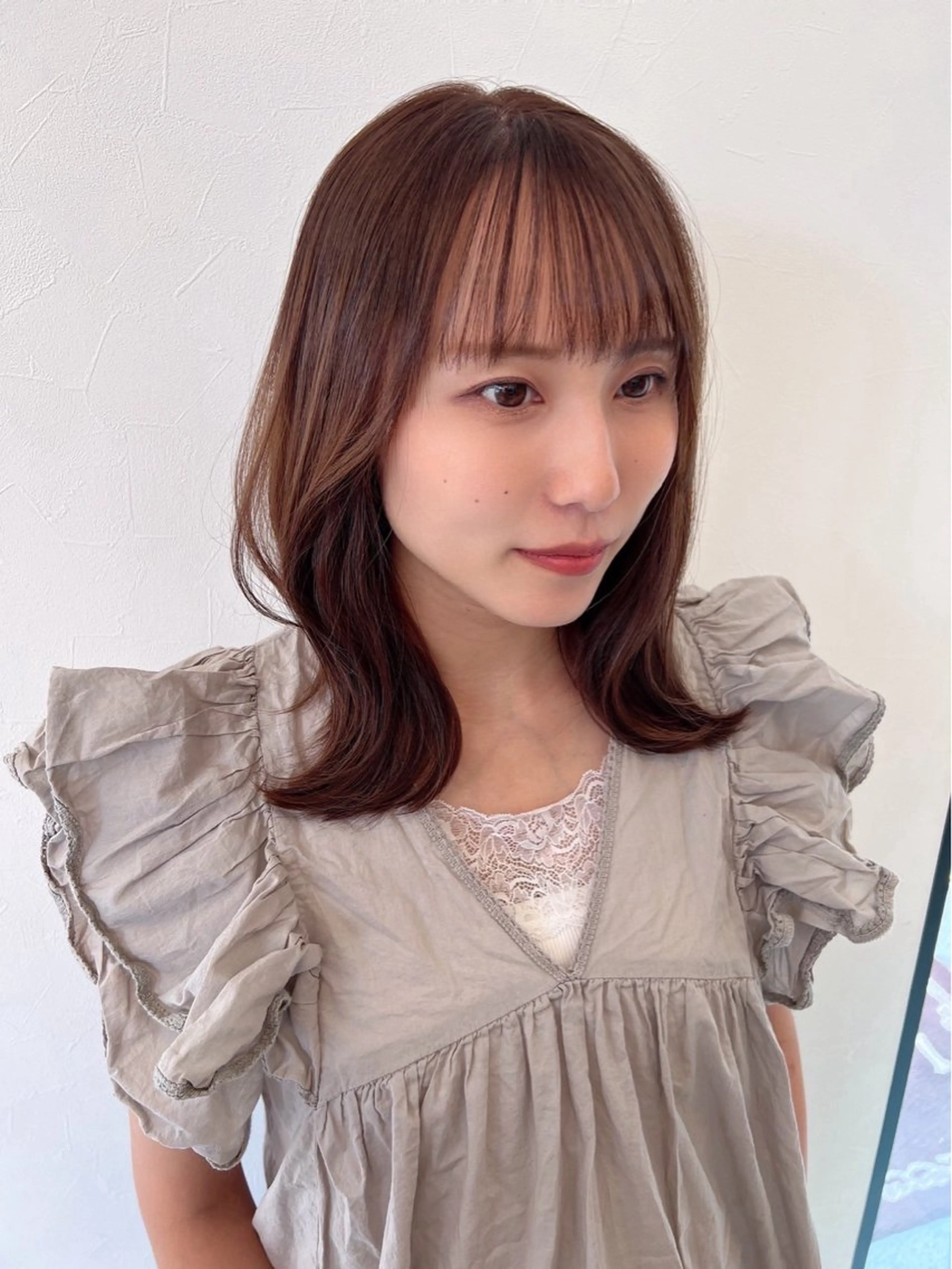 ミディアム くびれヘア 伸ばしかけ レイヤーカット Louvre Sty list/ERIKAのヘアスタイル