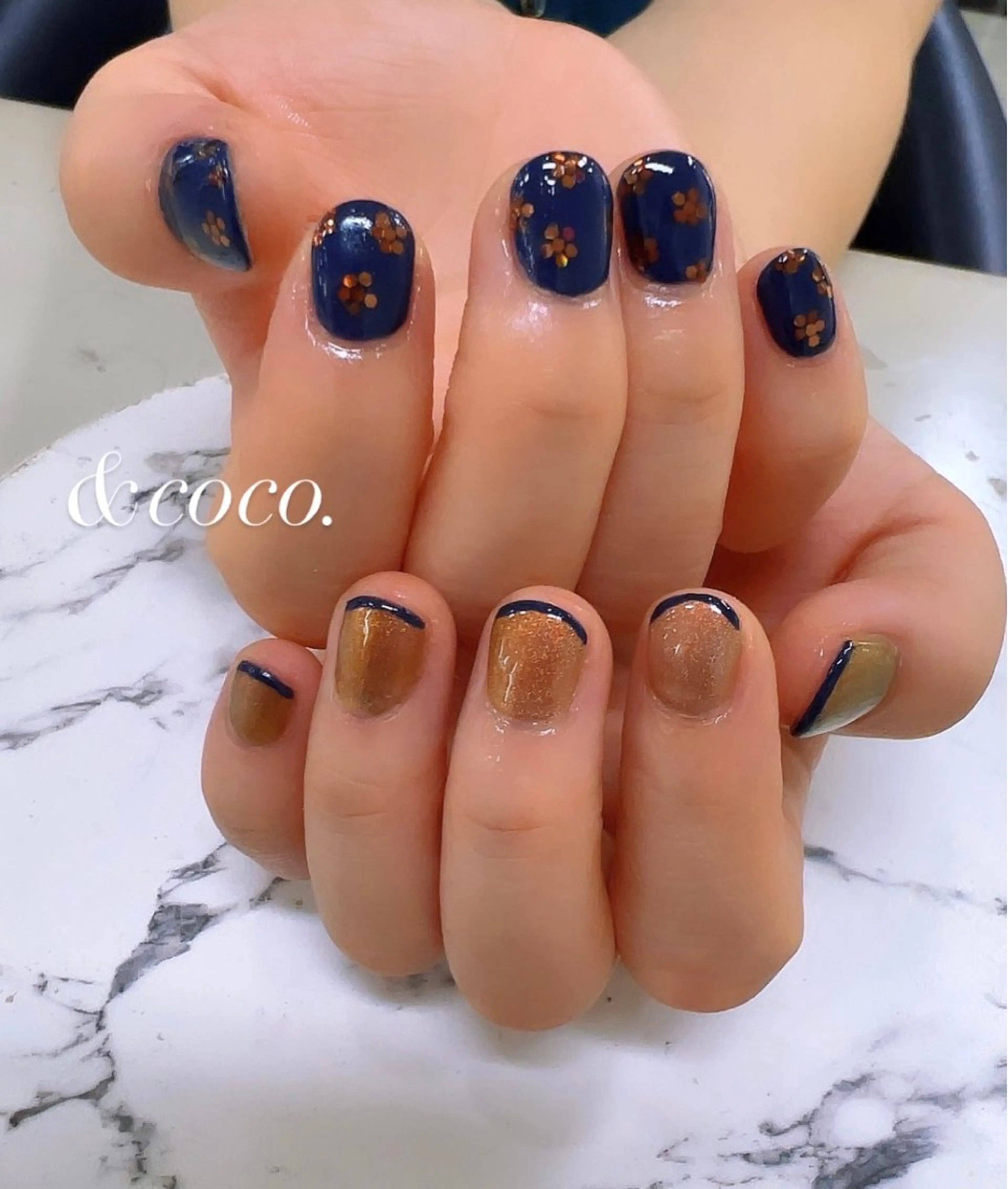 ネイル ネイビー ＆ coco.のネイルデザイン