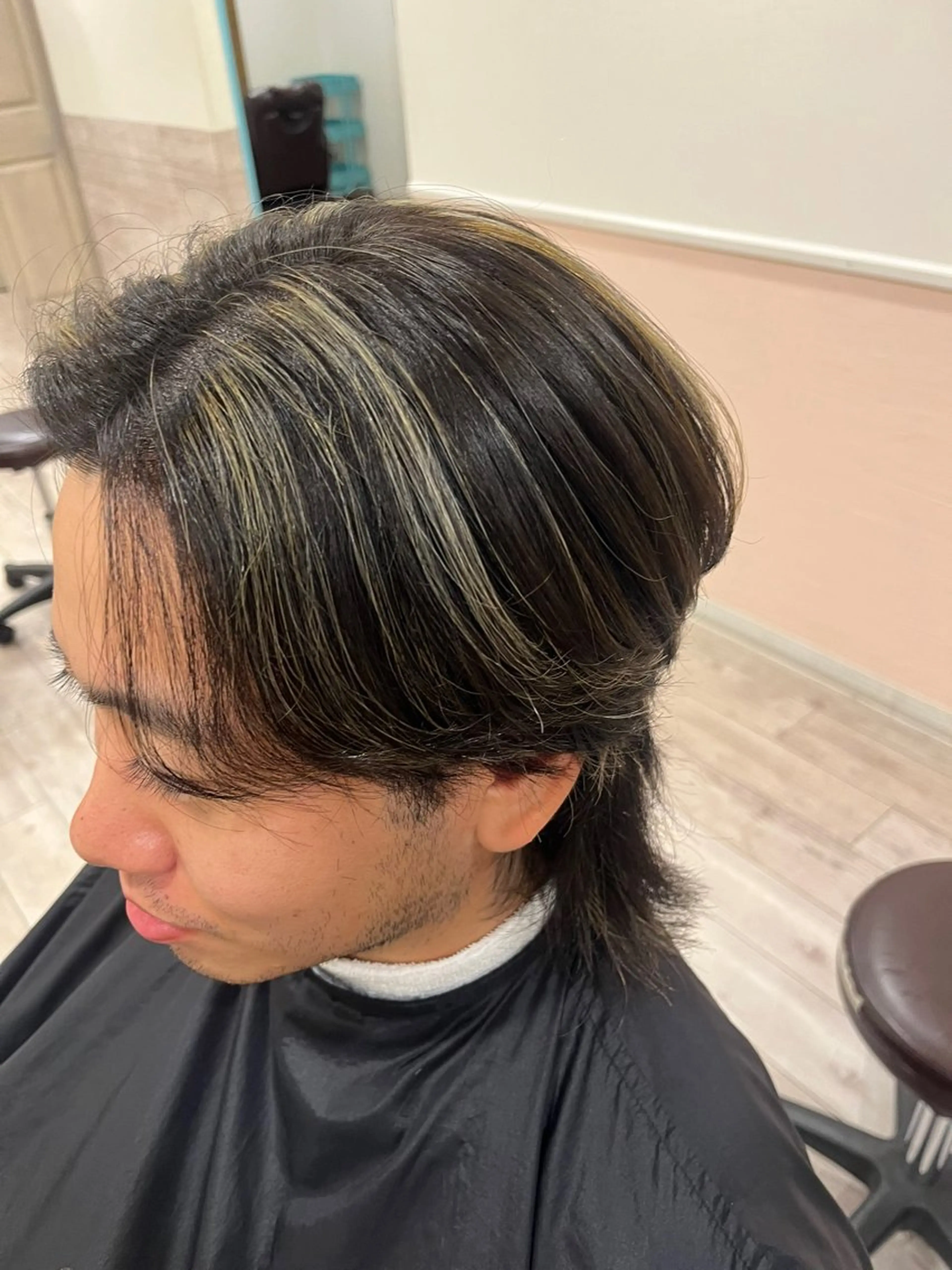 カラー メンズ あだち まおのヘアスタイル
