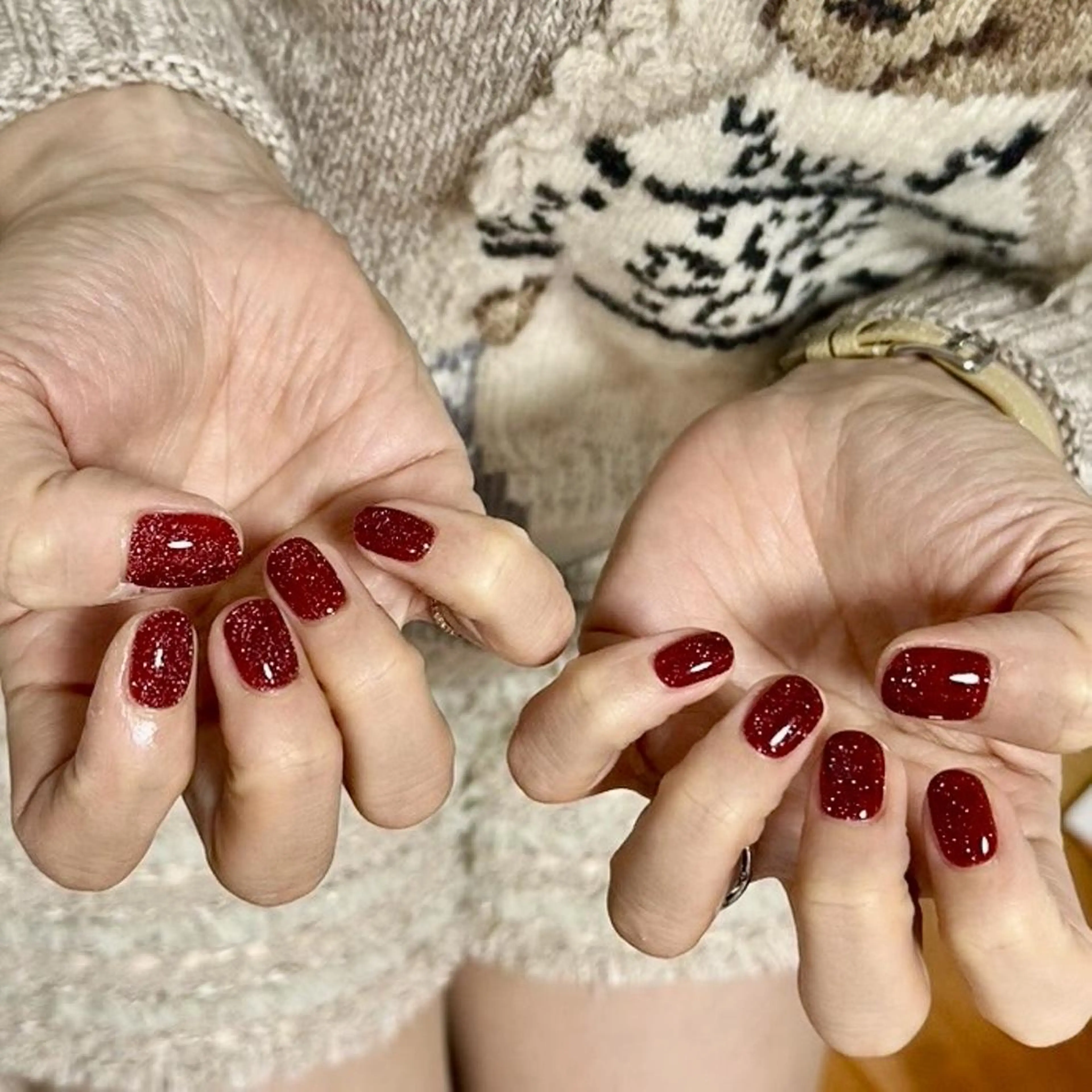 ネイル ボルドー ラメ(グリッター) ワンカラーネイル シンプルネイル SAYA‎🤍 Riccoのネイルデザイン