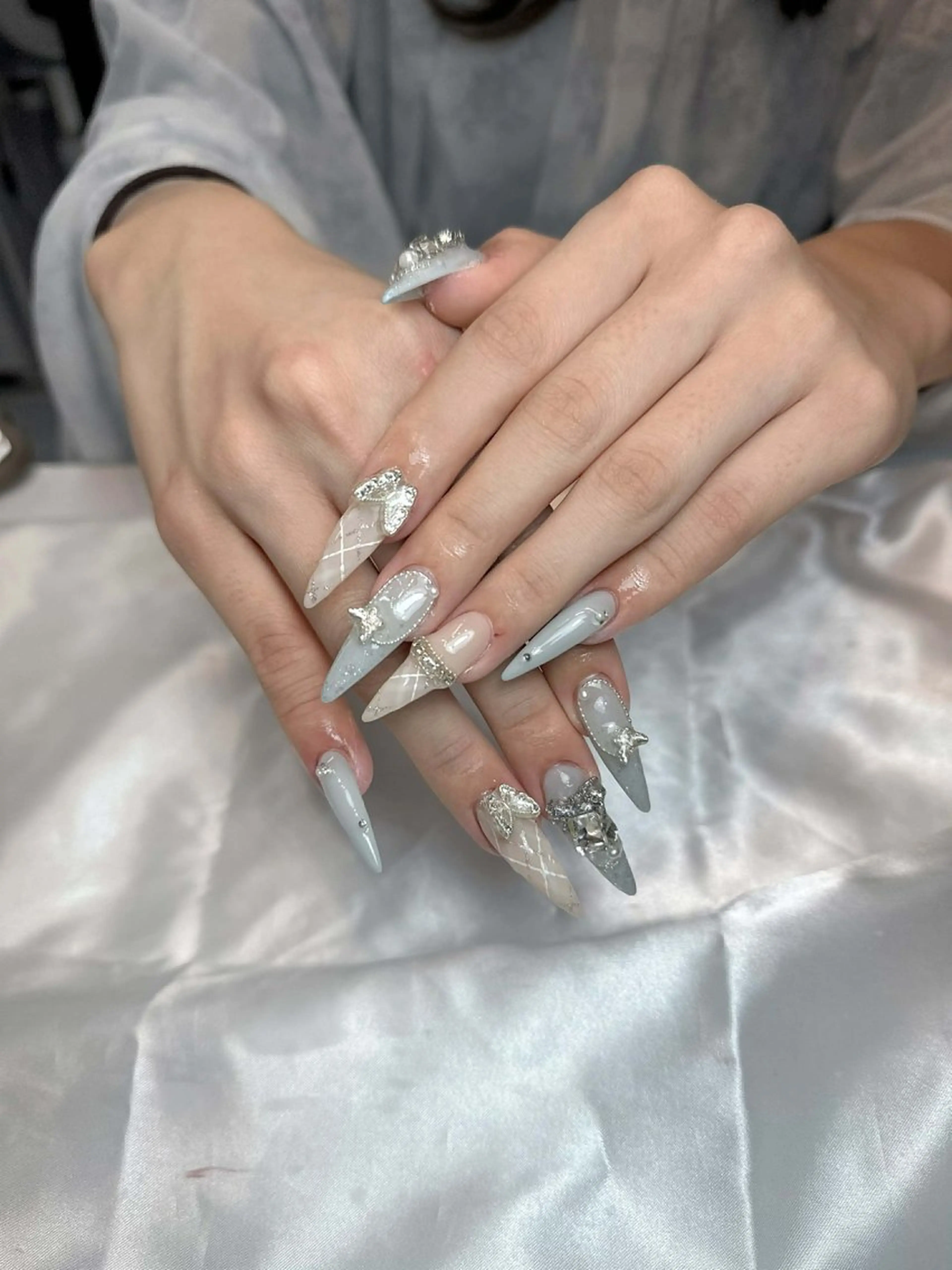 ネイル フラワーネイル 韓国ネイル 持ち込み 春ネイル ワンホンネイル Huyn Nail Shinjyukuのネイルデザイン