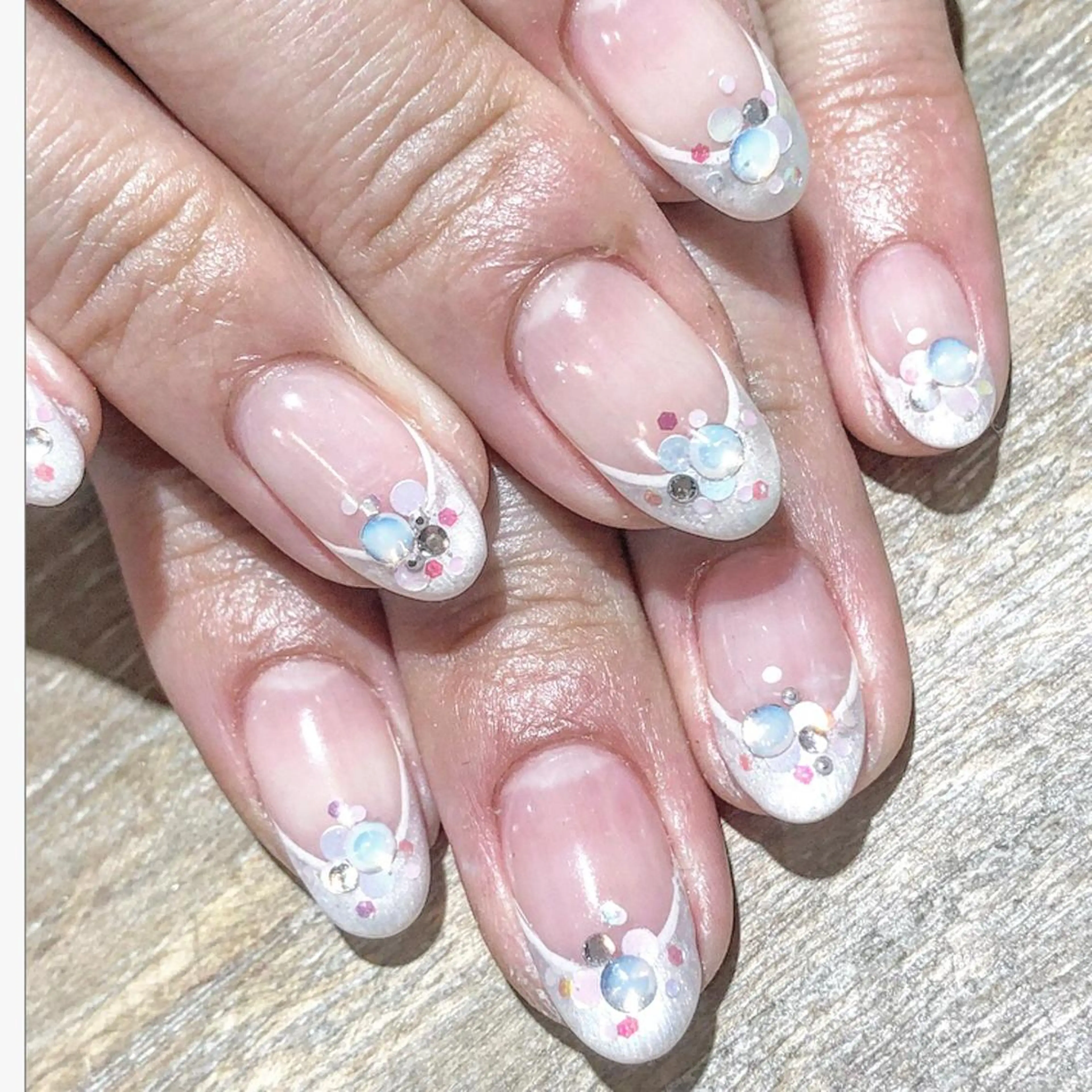 ネイル ハンドネイル Nest 三田のマツエク・マツパデザイン