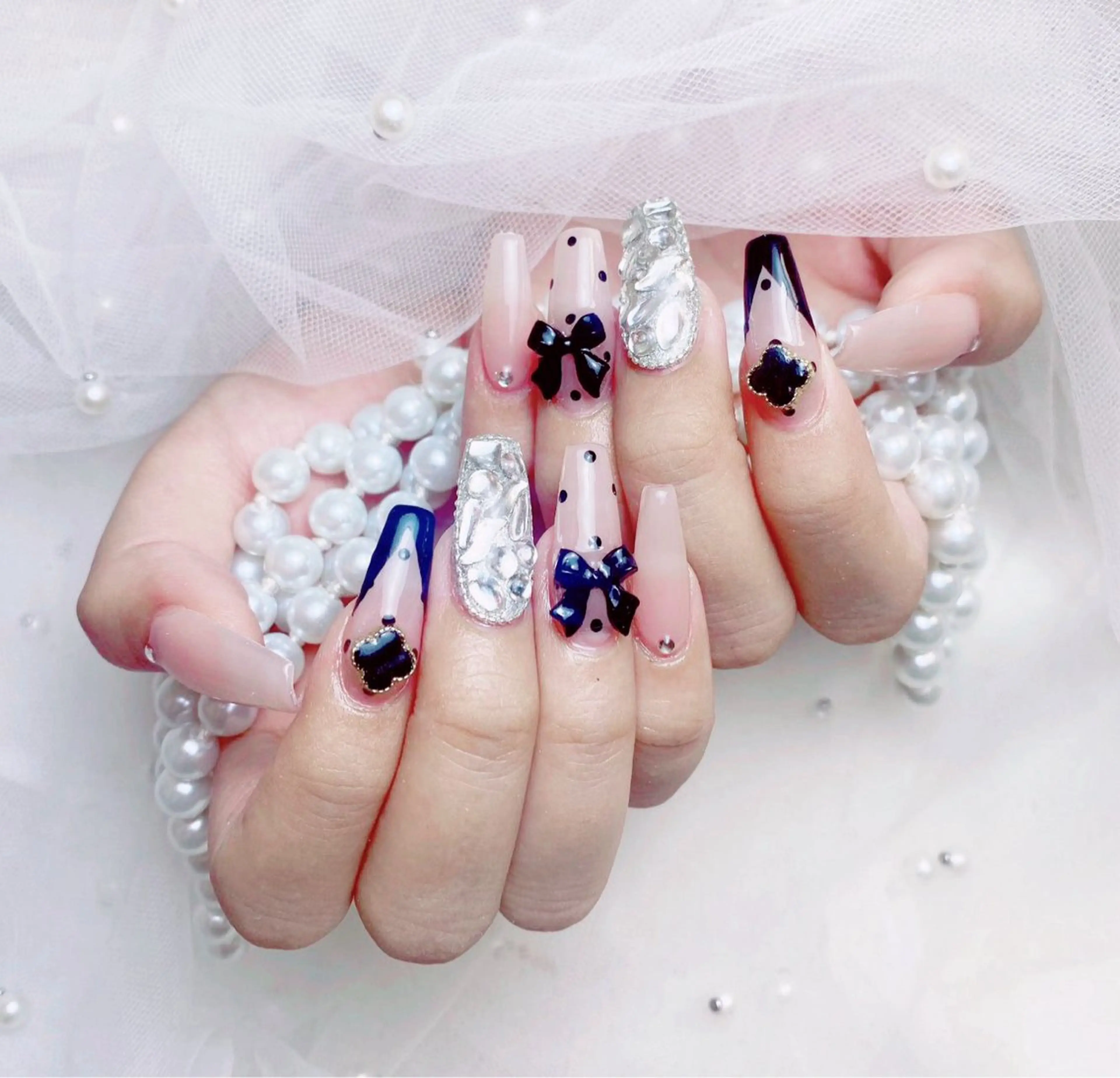 ネイル フレンチネイル ジェルネイル ハート 韓国ネイル マグネットネイル ハンドネイル ネイルサロン lotusのネイルデザイン