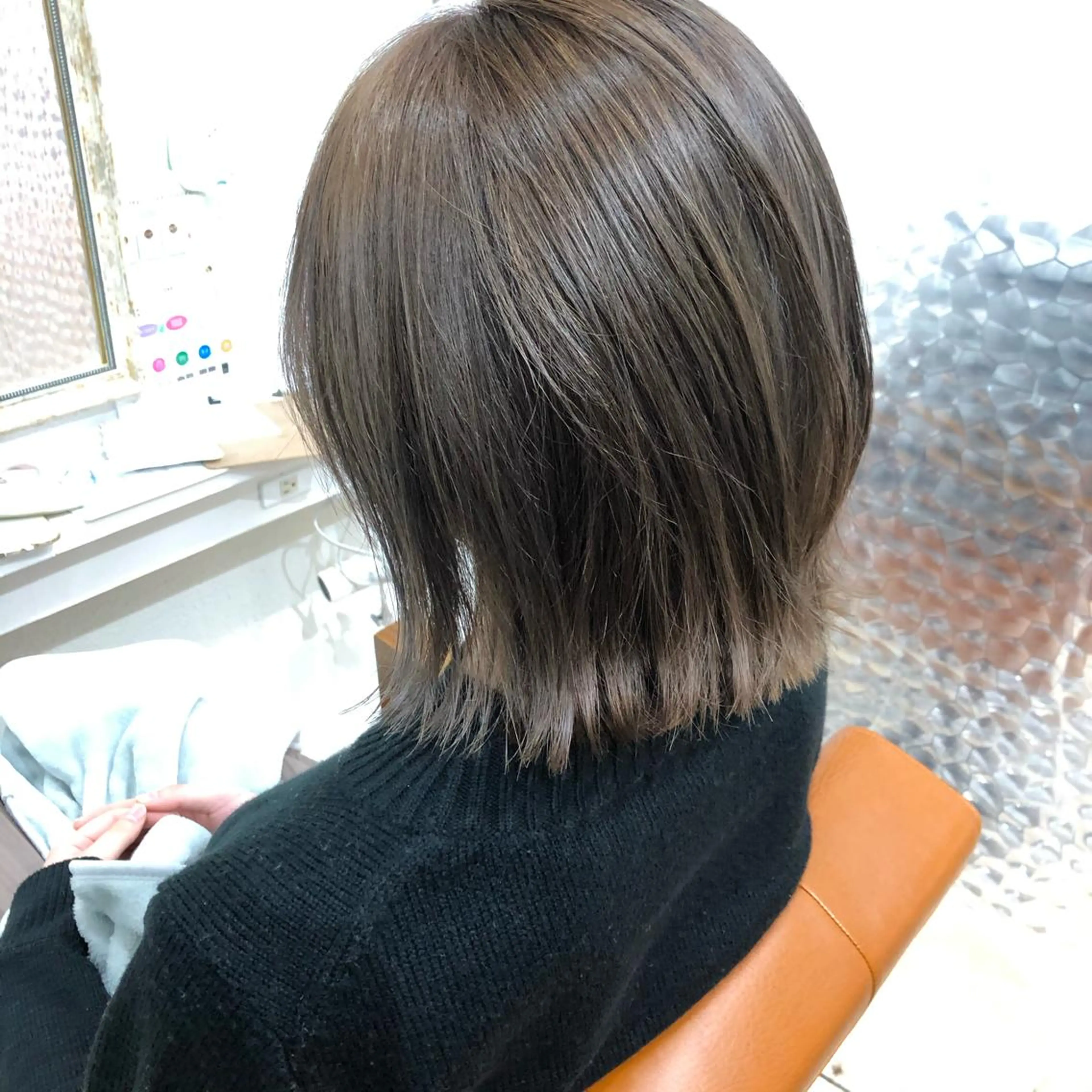 ミディアム カット ヘアカラー トリートメント ＨＩ ROのヘアスタイル