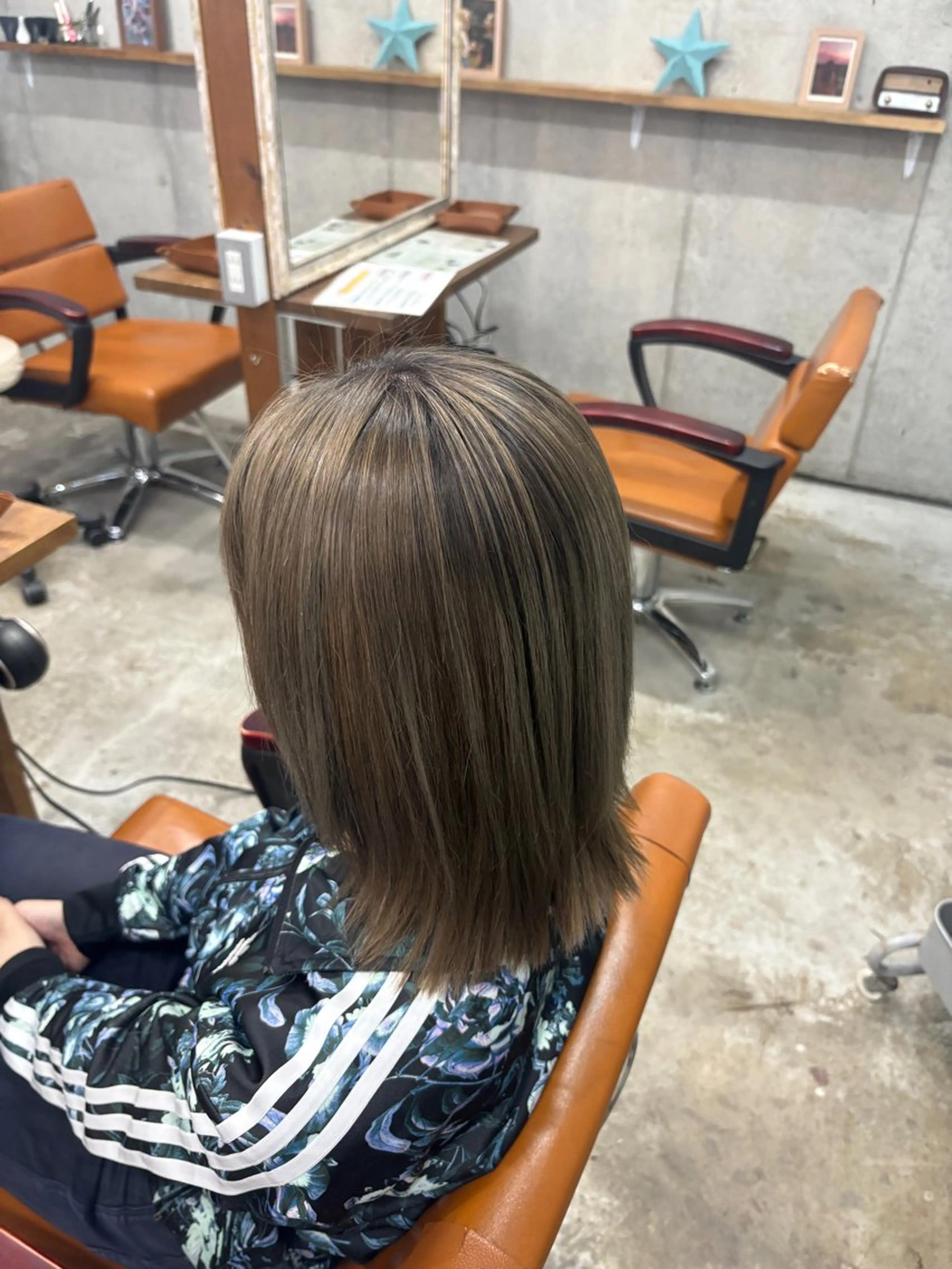 ミディアム カット ヘアカラー Yukino/ 透明カラー🫧のヘアスタイル