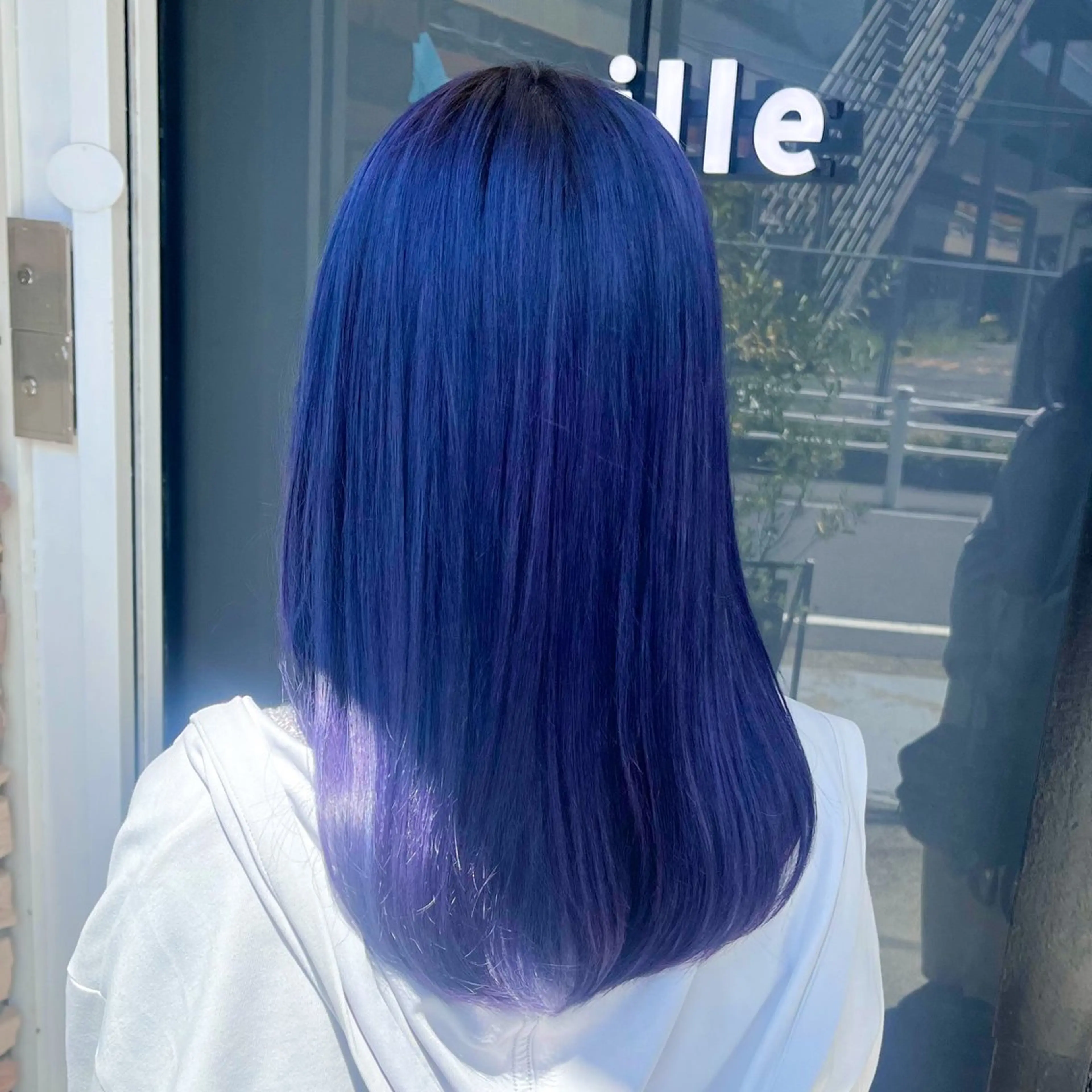 セミロング カラー カット ヘアカラー トリートメント 伊藤 玲衣のヘアスタイル