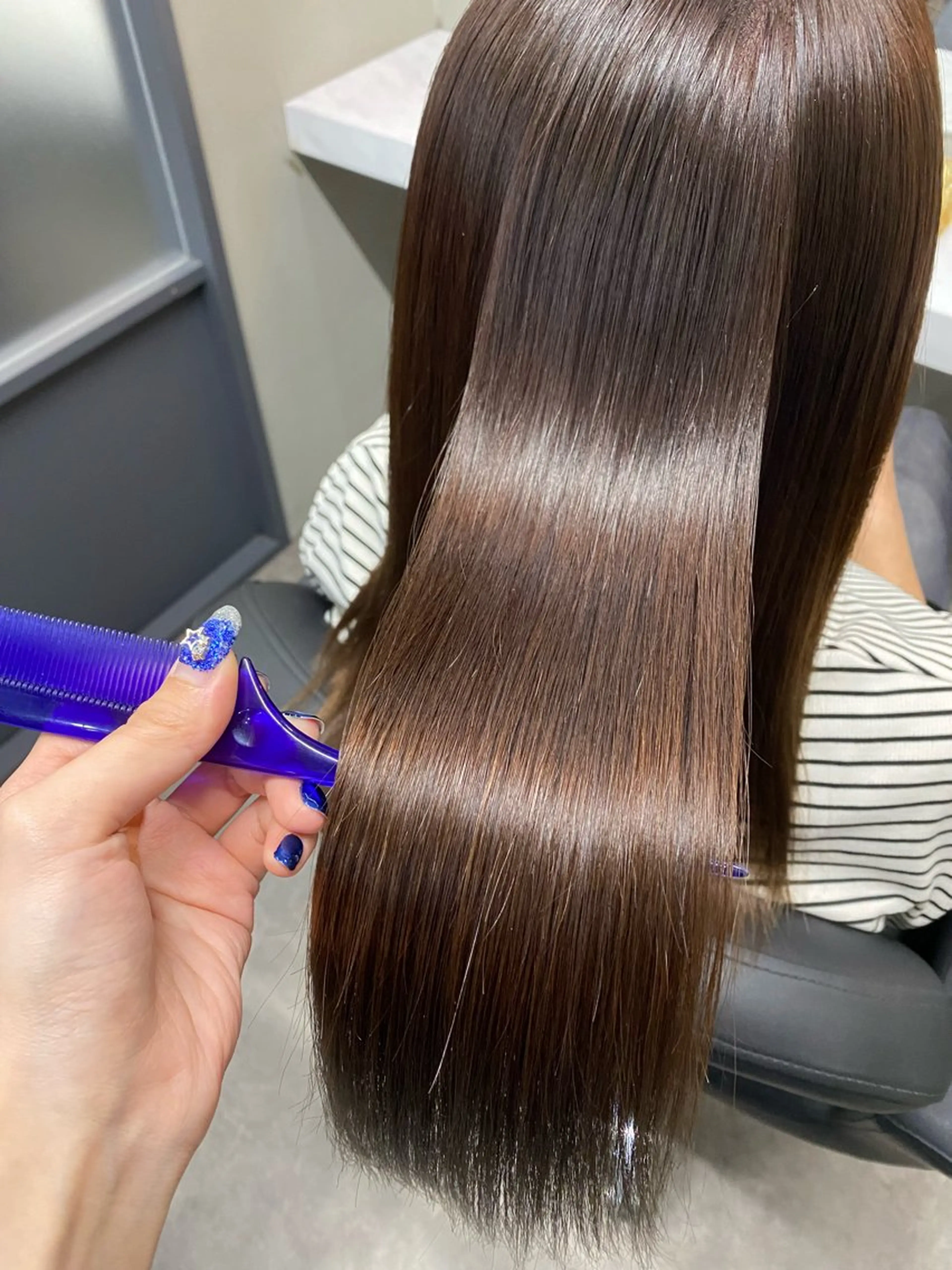 【梅雨時期対策】骨格補正カット➕顔周りストレートパーマの写真