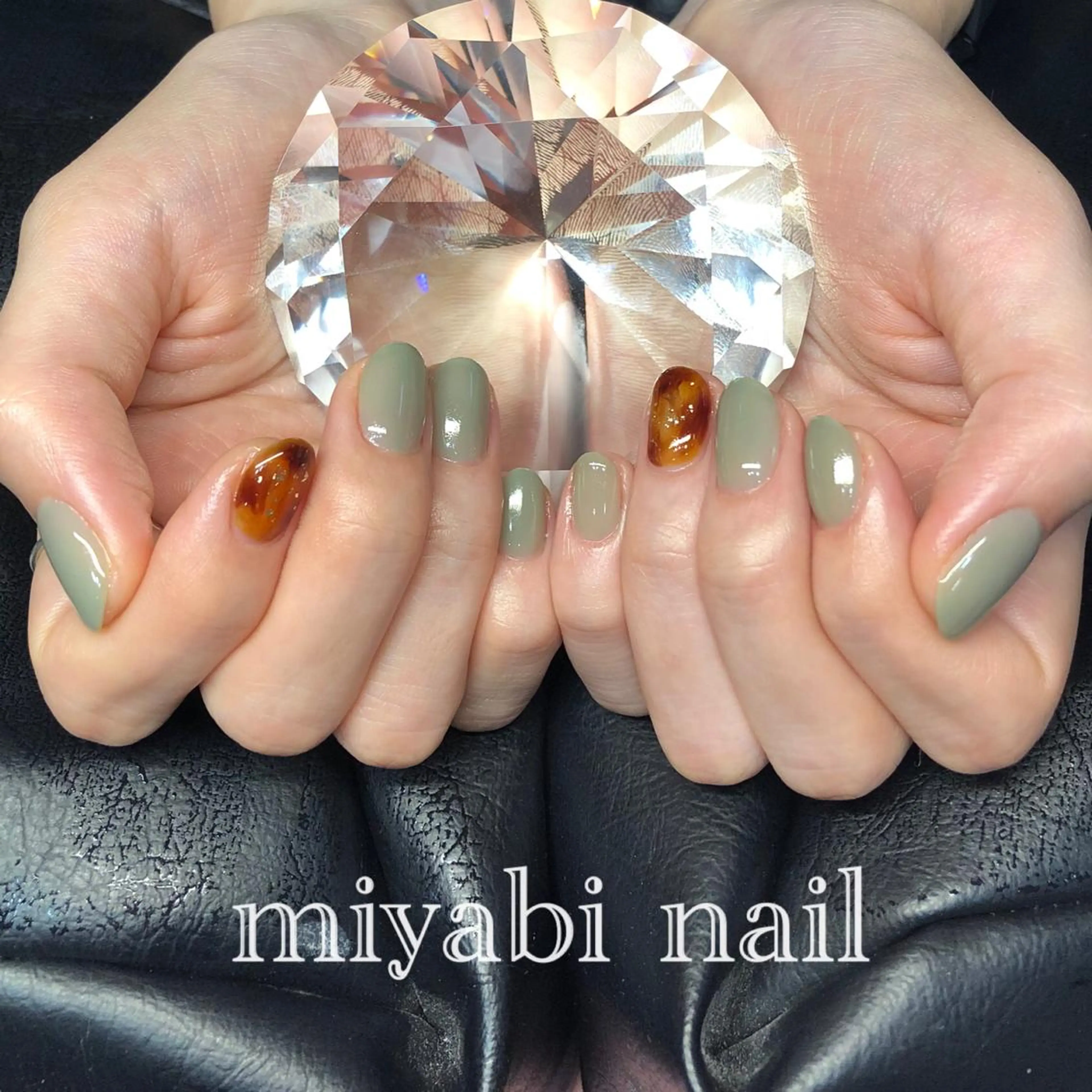 ネイル アートネイル べっ甲ネイル ジェルネイル グリーン シンプルネイル ハンドネイル miyabi nail 桂川駅近くのネイルデザイン