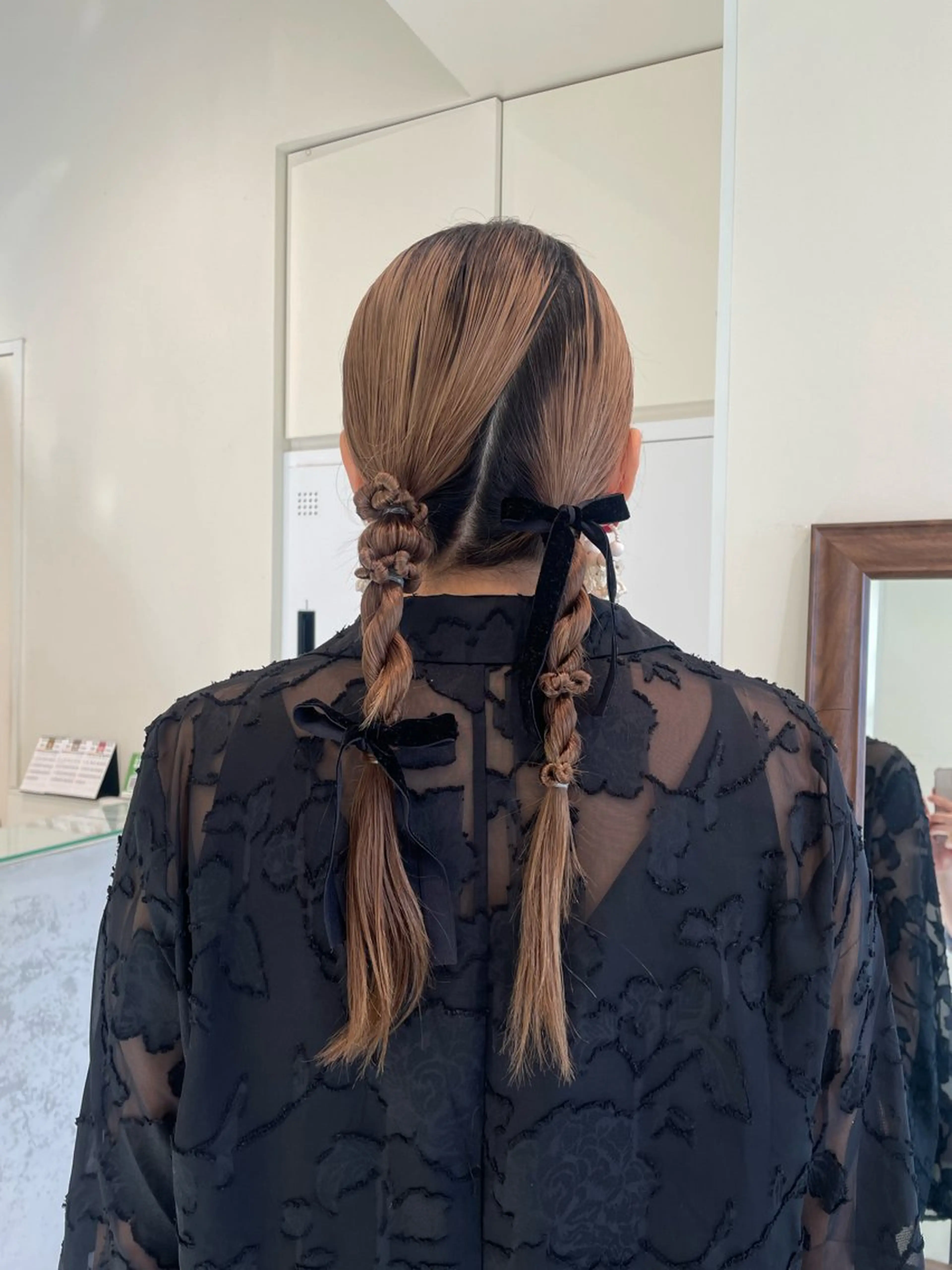 セミロング ヘアアレンジ 垢抜け小顔レイヤー オリーブ/スミレのヘアスタイル