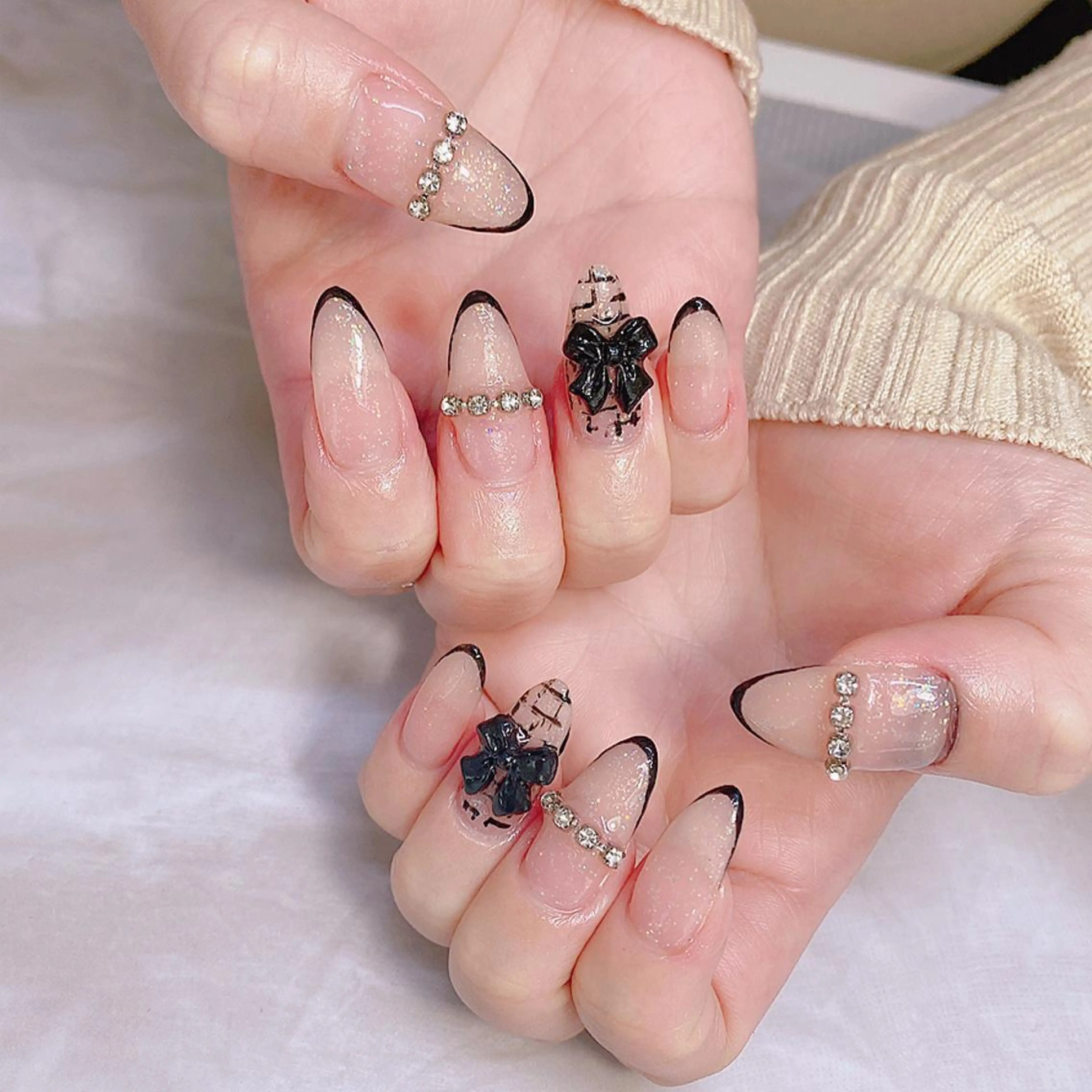 ネイル リボン ハンドネイル RiLion💗 Risa🦋💜のネイルデザイン