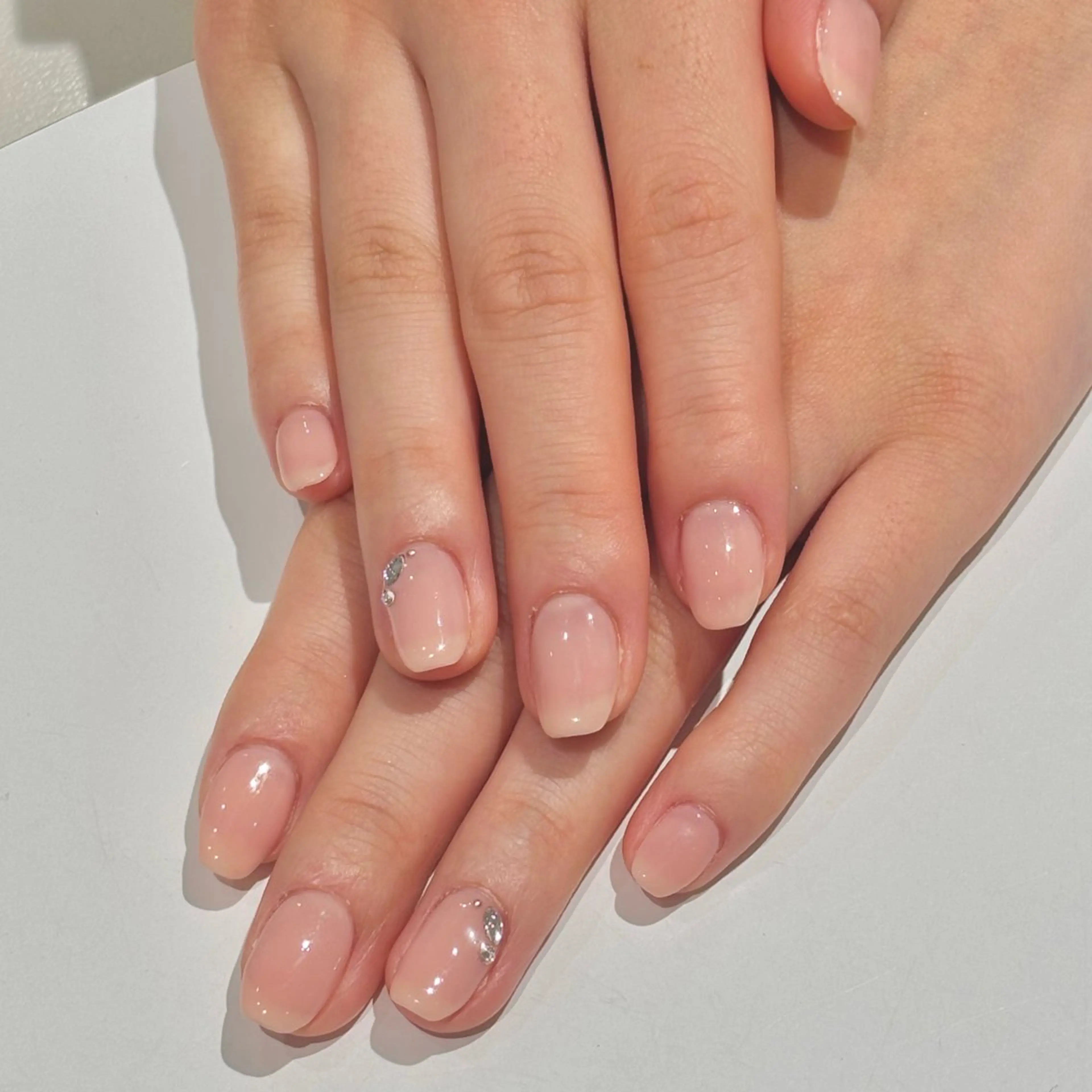 ネイル オフィスネイル ワンカラーネイル ピンク ハンドネイル 末永 紗英のネイルデザイン