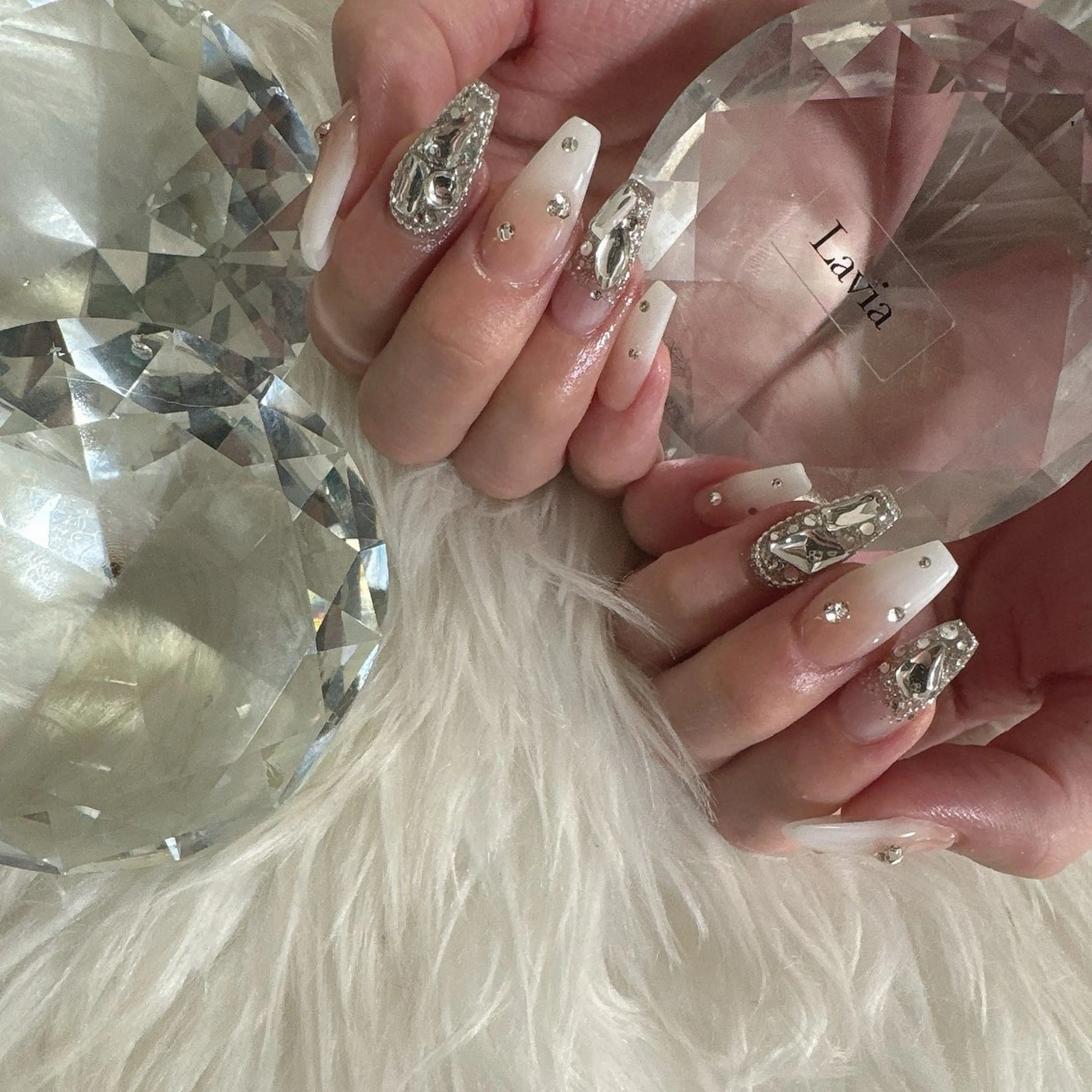 ネイル lavia🖤 ayumiのネイルデザイン