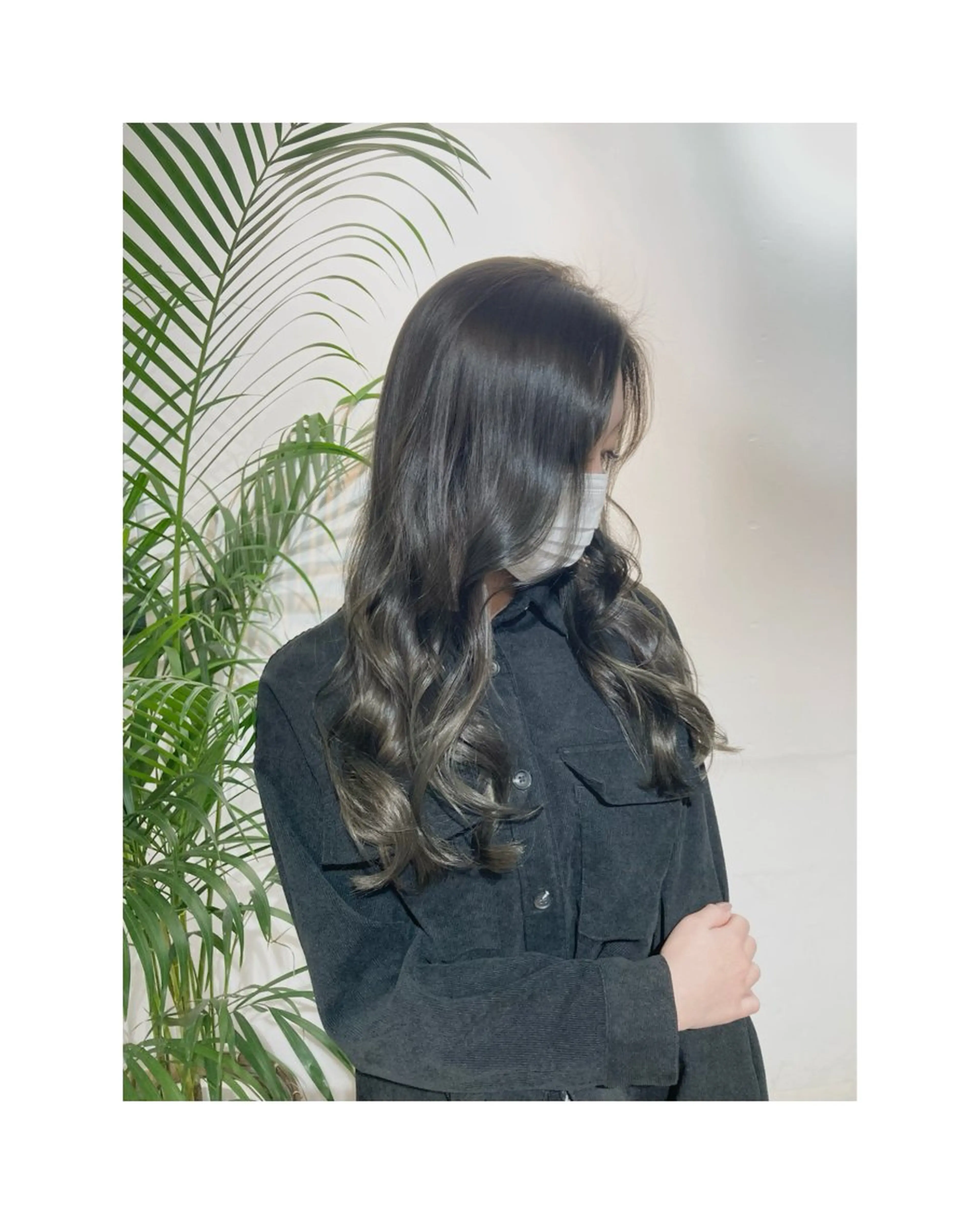 ロング ヘアカラー Jura／ レイヤーカットのヘアスタイル