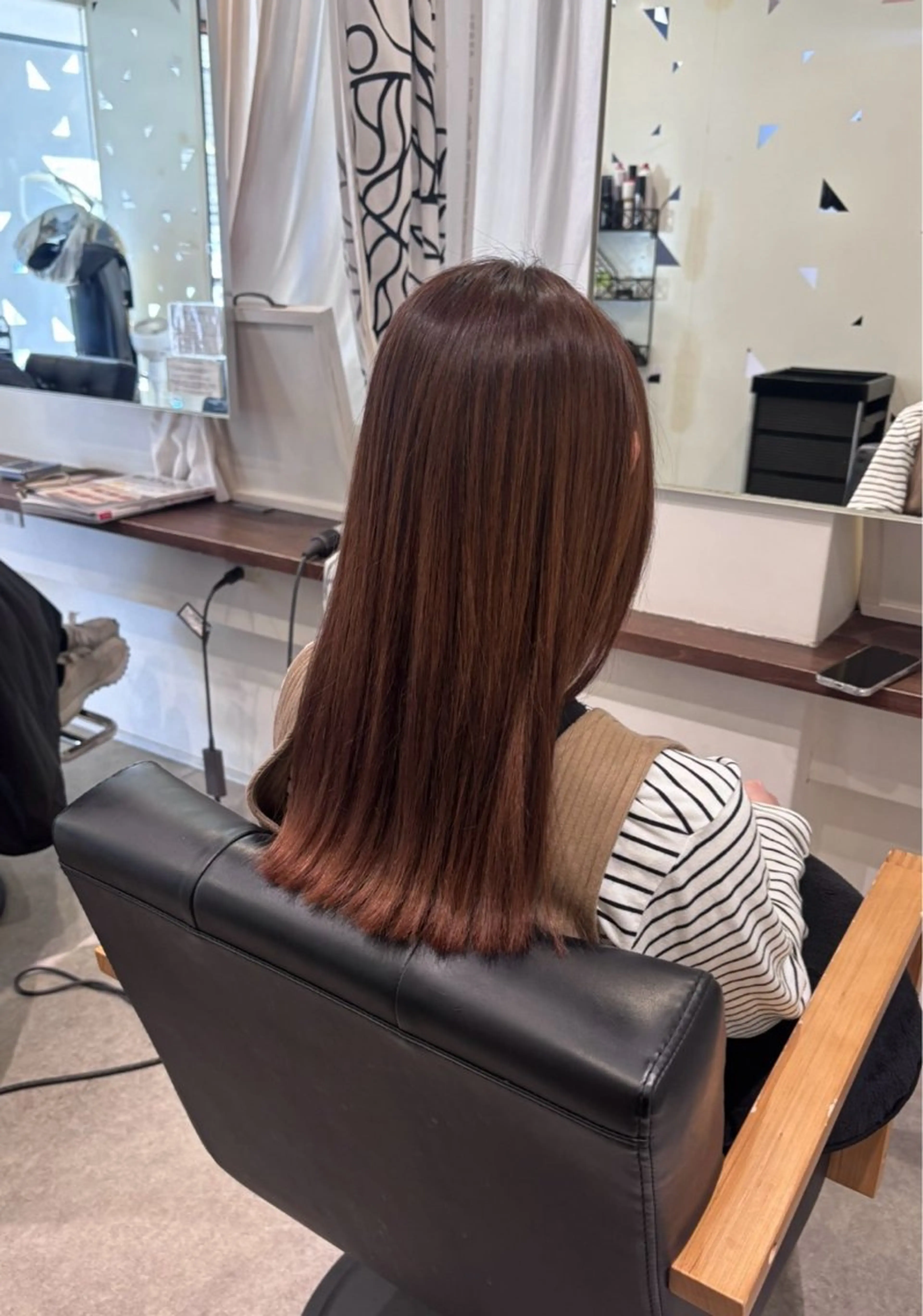 カラー 真鍋 月音のヘアスタイル