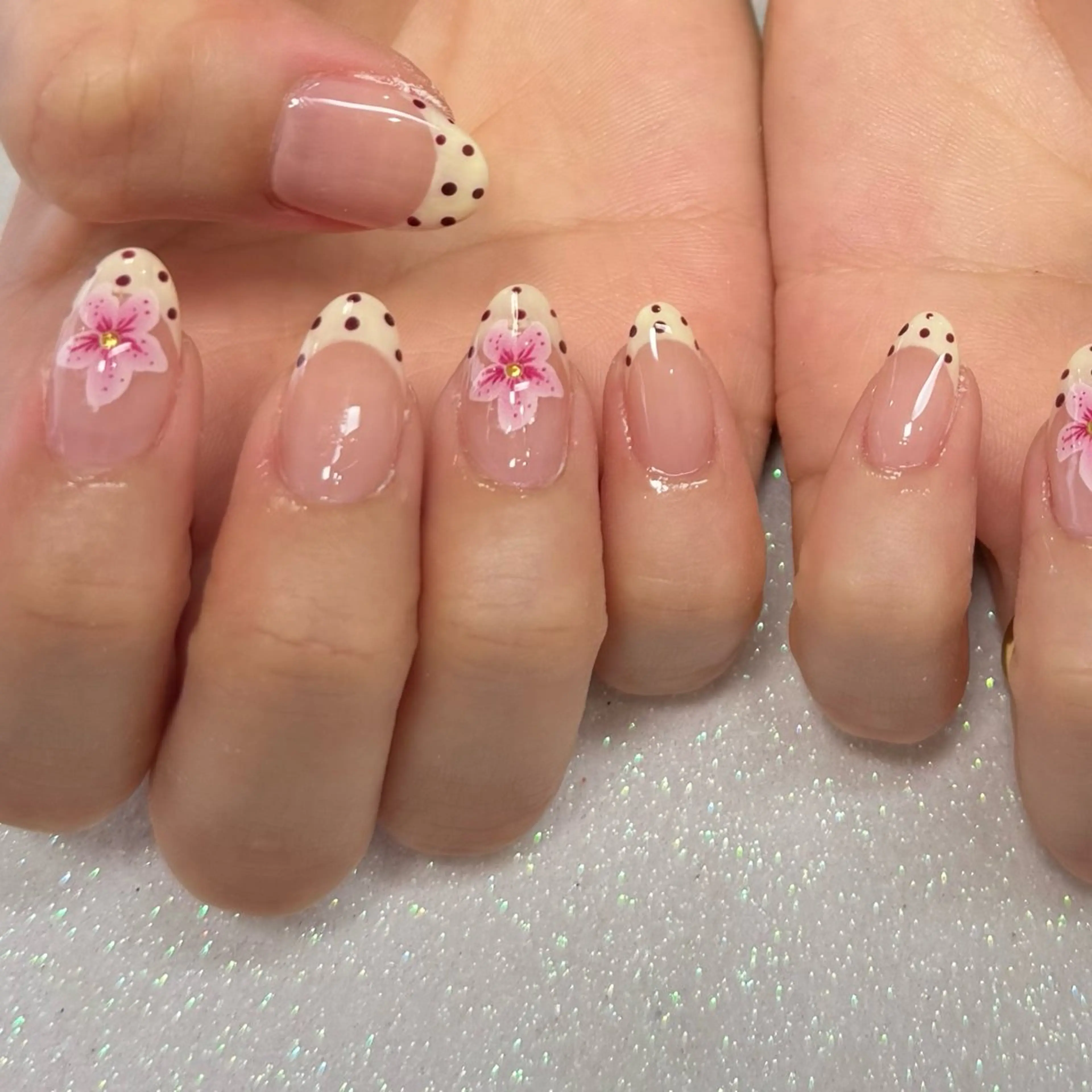 ネイル ハンドネイル VIERU 🌈🎀💖のネイルデザイン