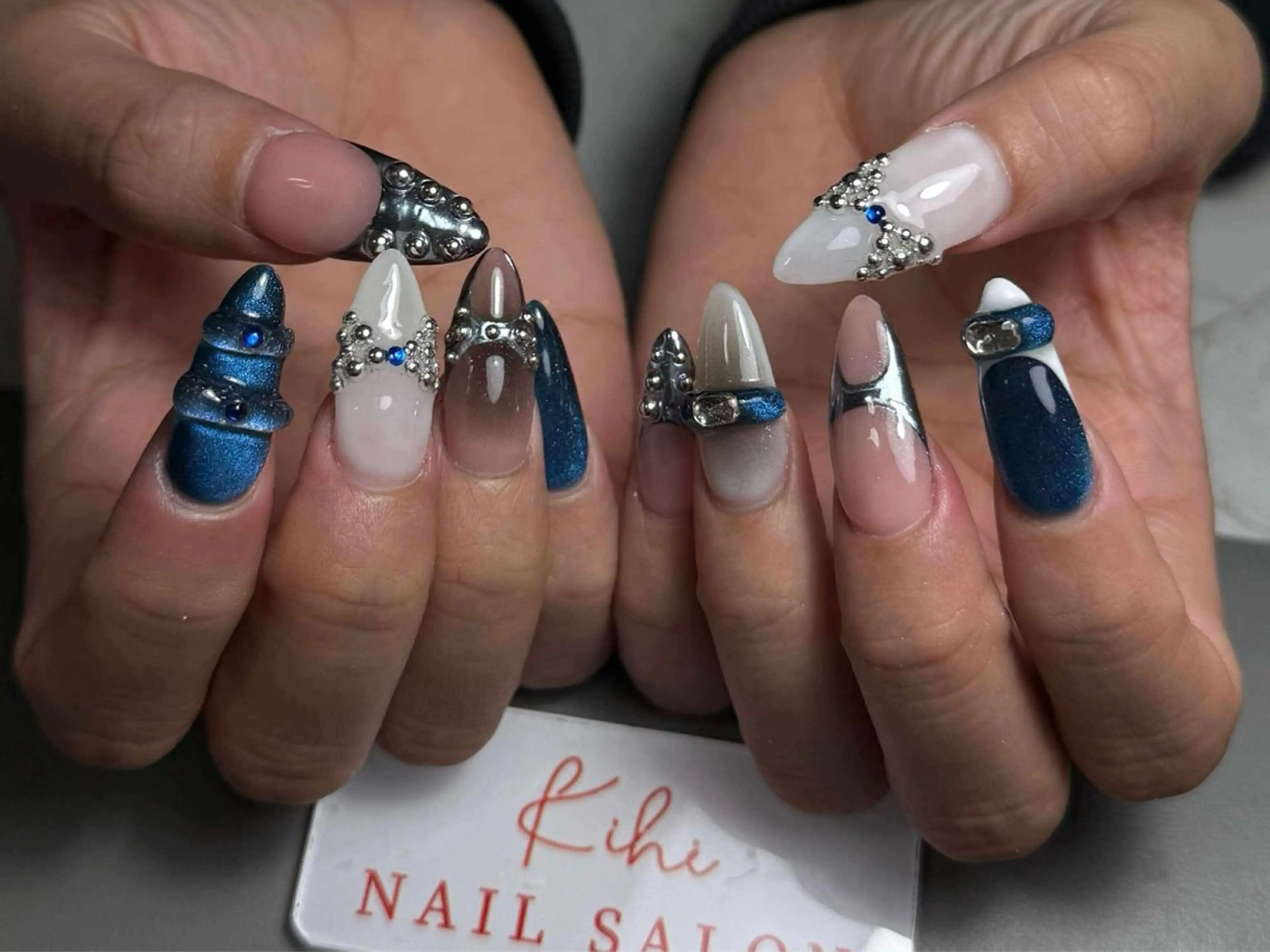 ネイル アートネイル フレンチネイル ジェルネイル グラデーション 韓国ネイル ハンドネイル 💕鈴木ユリ パラジェル/オフ無料のネイルデザイン