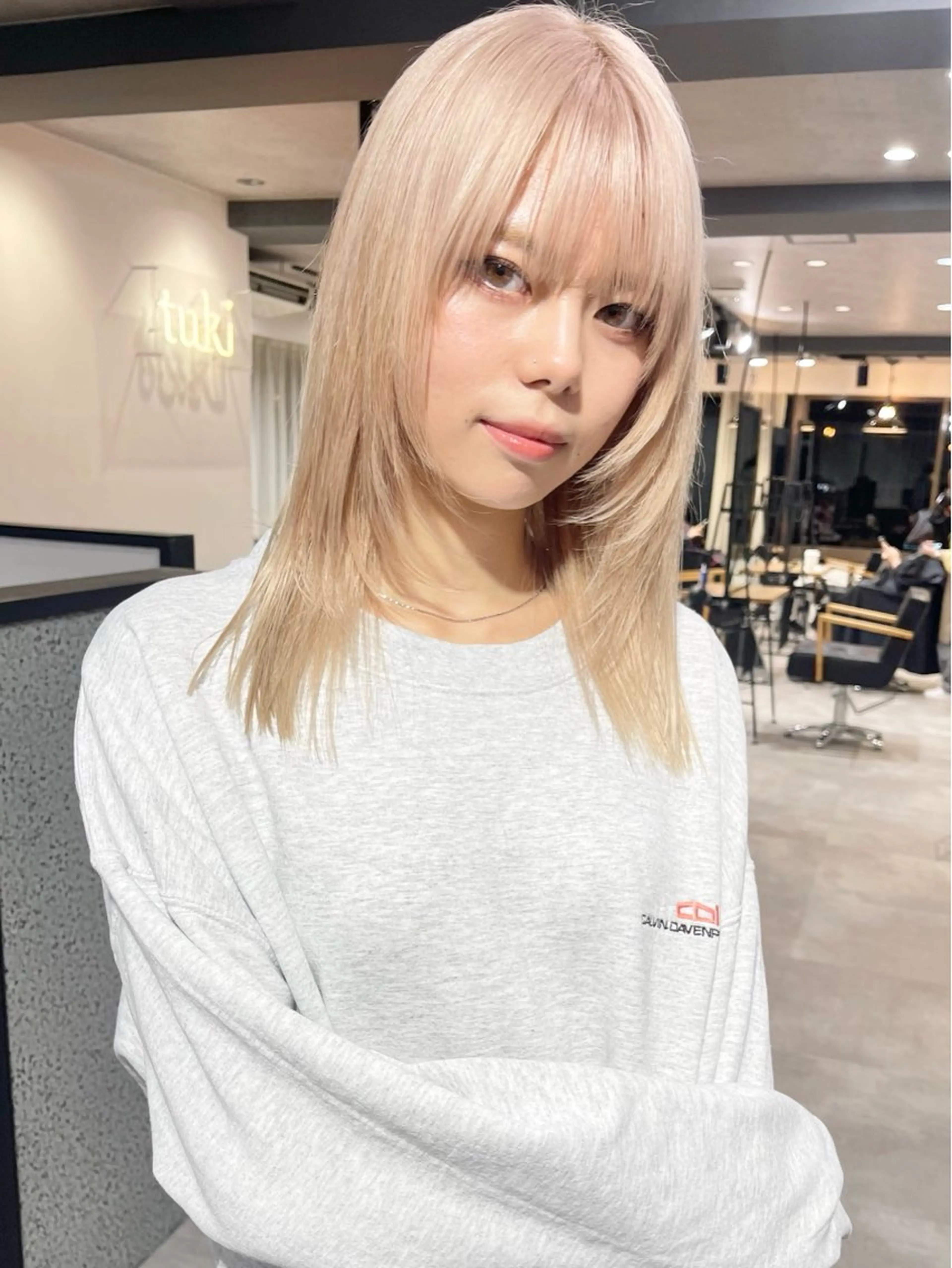 ミディアム カラー カット ヘアカラー トリートメント ☘️ブリーチ/ハイト ーン/レイヤー/のヘアスタイル