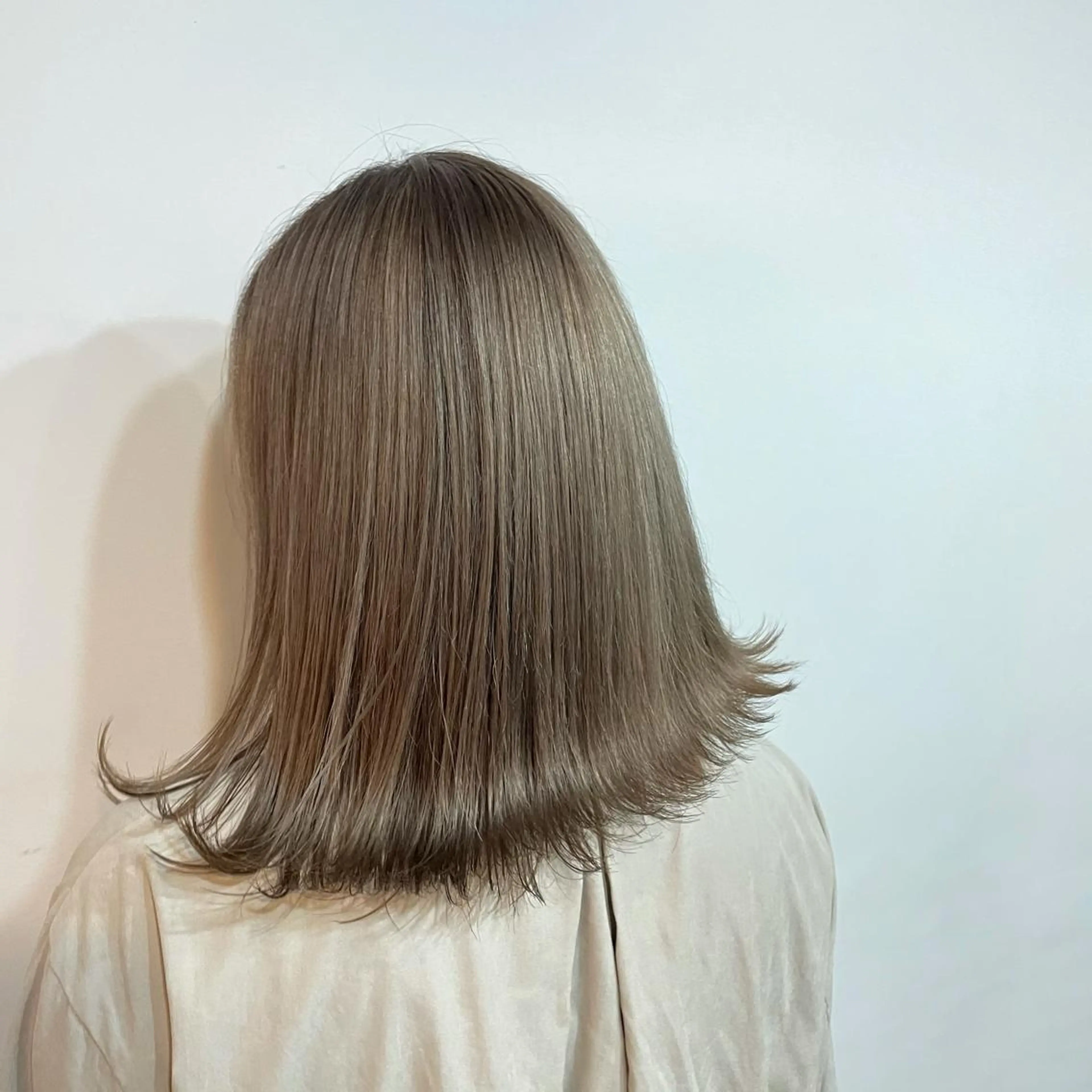 ミディアム カラー パーマ ヘアアレンジ メンズ キッズ ネイル マツエク・マツパ 切りっぱなしヘアボブ ミディアムヘアRYOのヘアスタイル