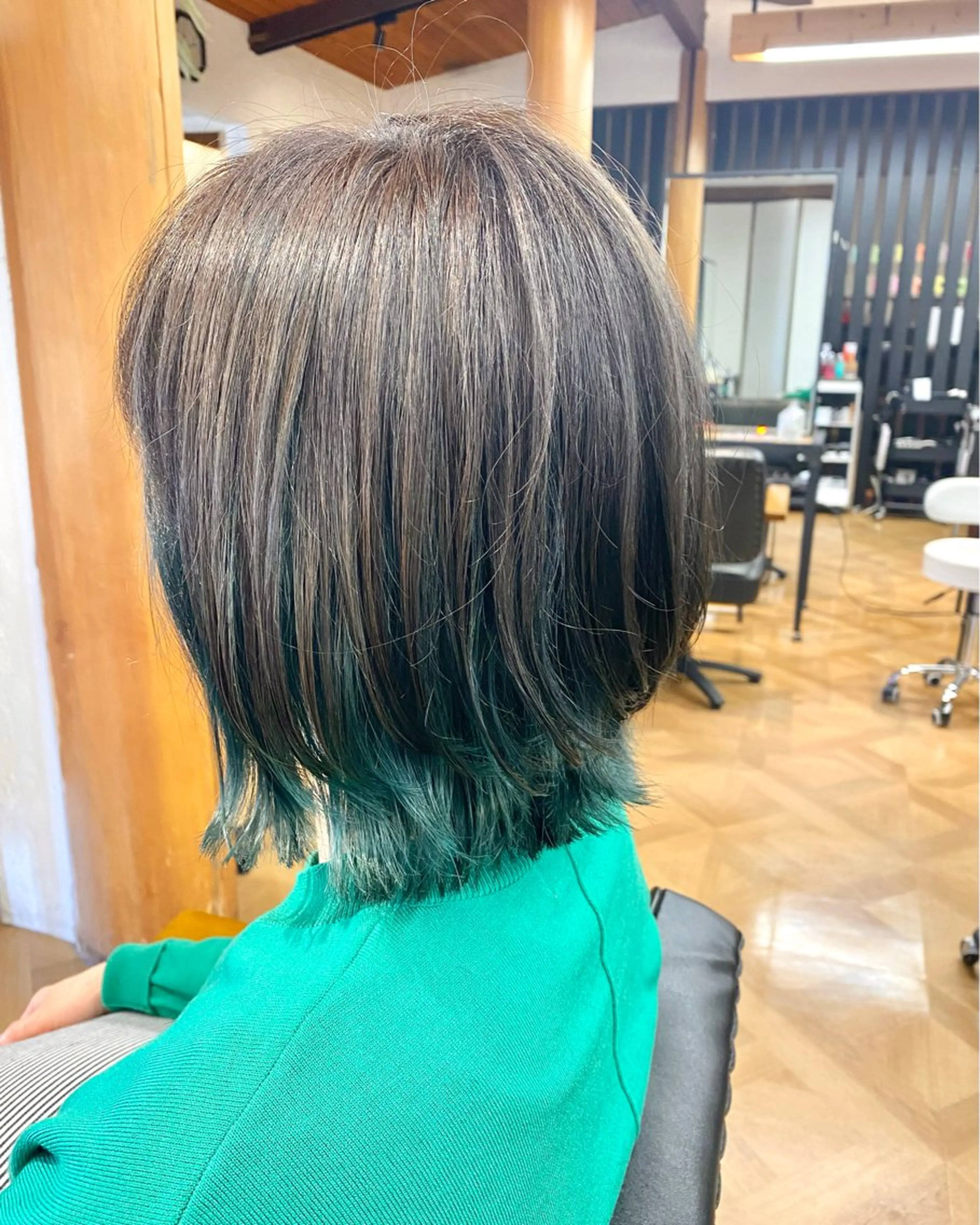 ミディアム カラー デザインカラー ボブ くびれヘア 小顔カット カット ヘアカラー トリートメント 菅野 奏のヘアスタイル