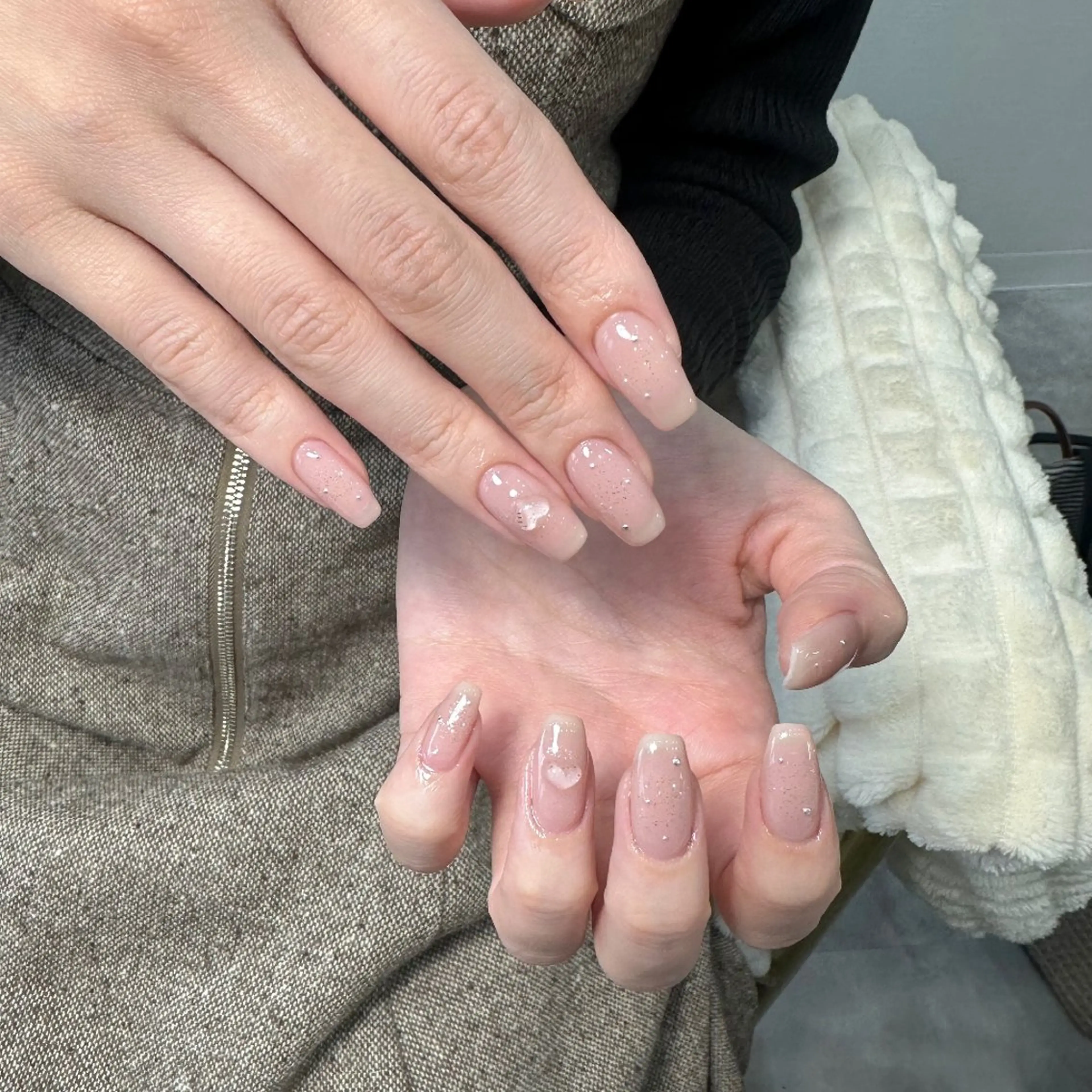 ネイル チークネイル フレンチネイル ジェルネイル ガラスフレンチ キラキラネイル ハンドネイル UM Nail Salonのネイルデザイン