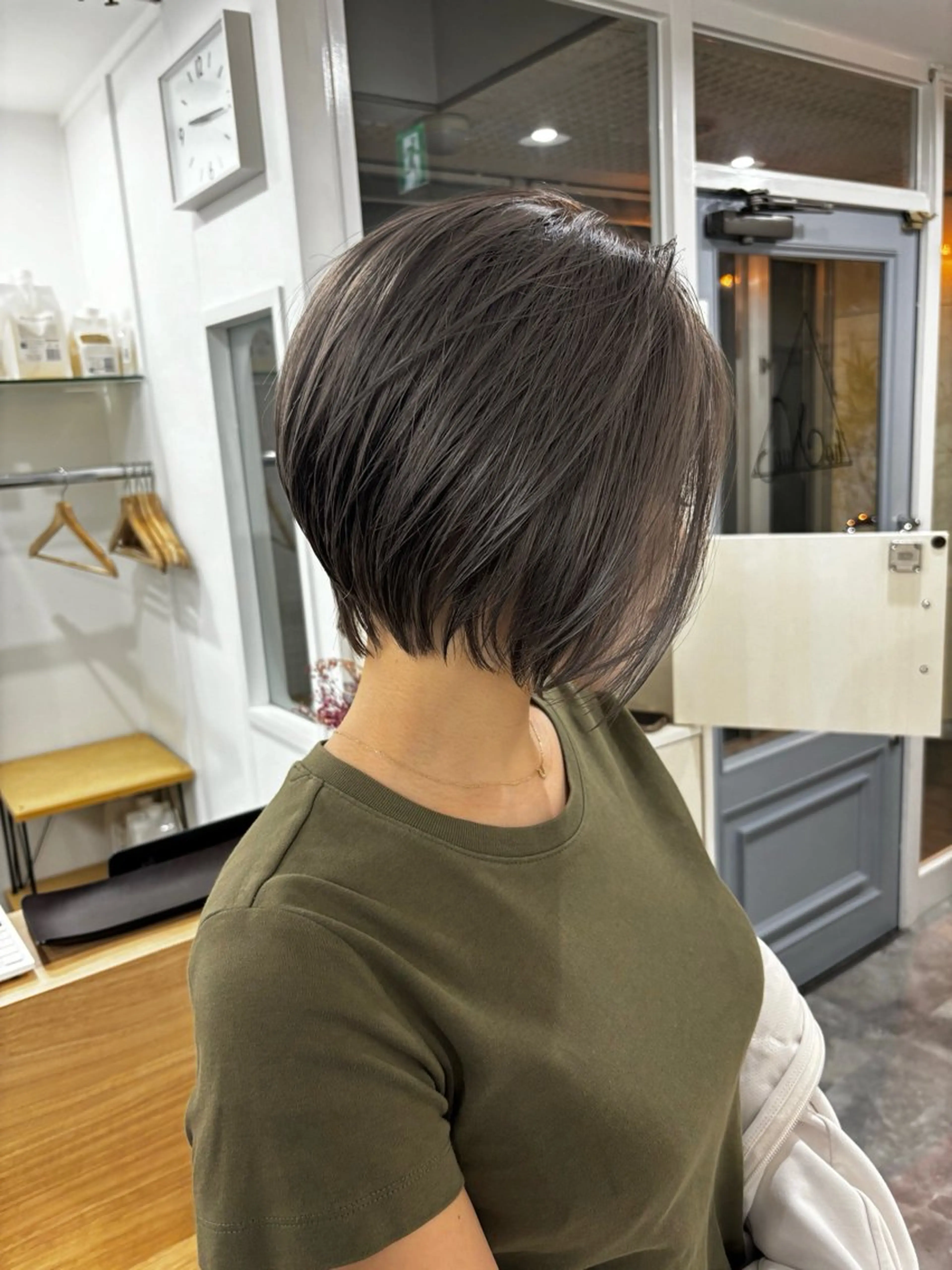 ショート ショートボブ ボブ ショートヘア カット ヘアカラー トリートメント hoNua. 栄/透明感カラーのヘアスタイル