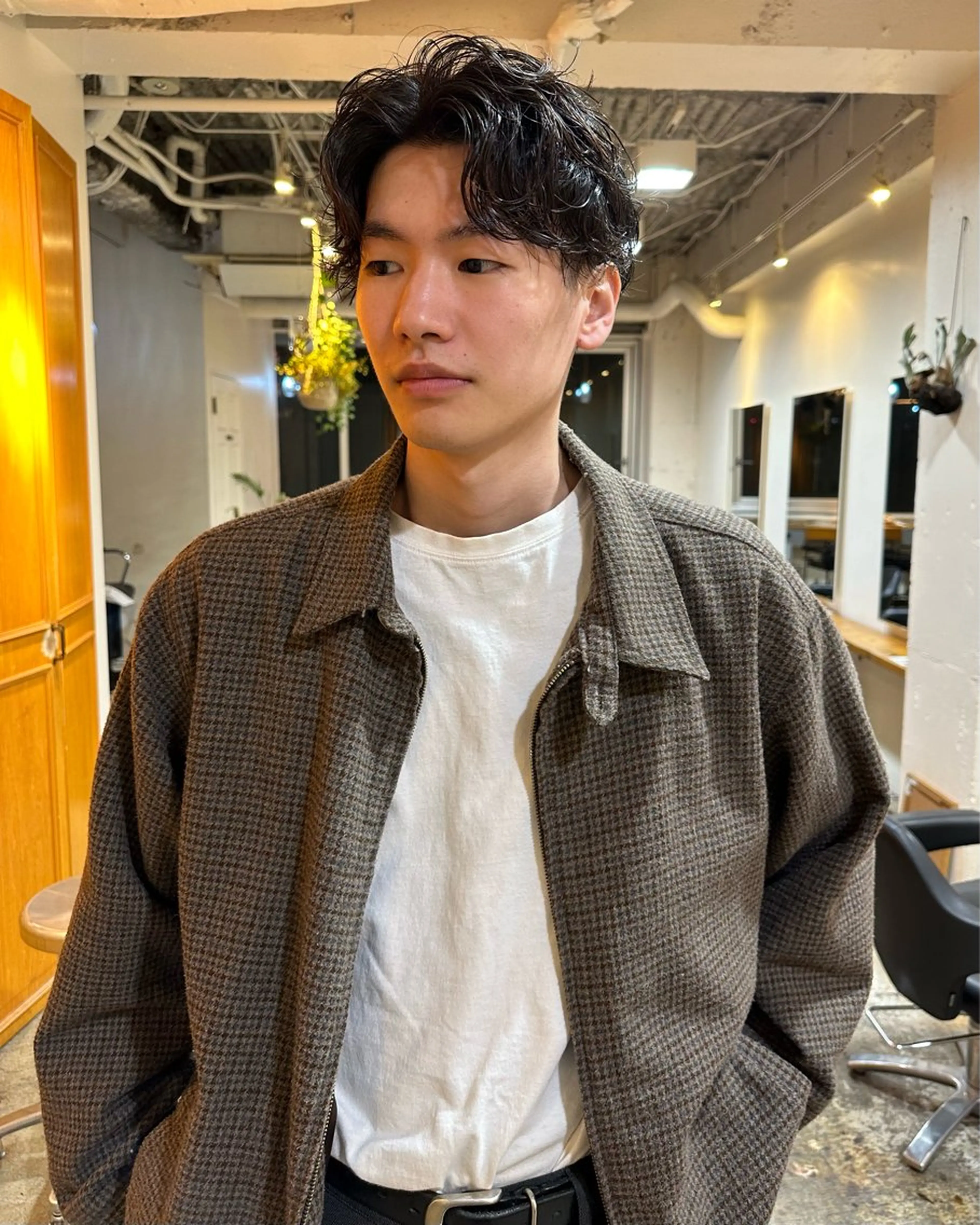 ミディアム パーマ メンズ カット ヘアカラー パーマ グランジヘア 無造作ヘアHYUGAのヘアスタイル