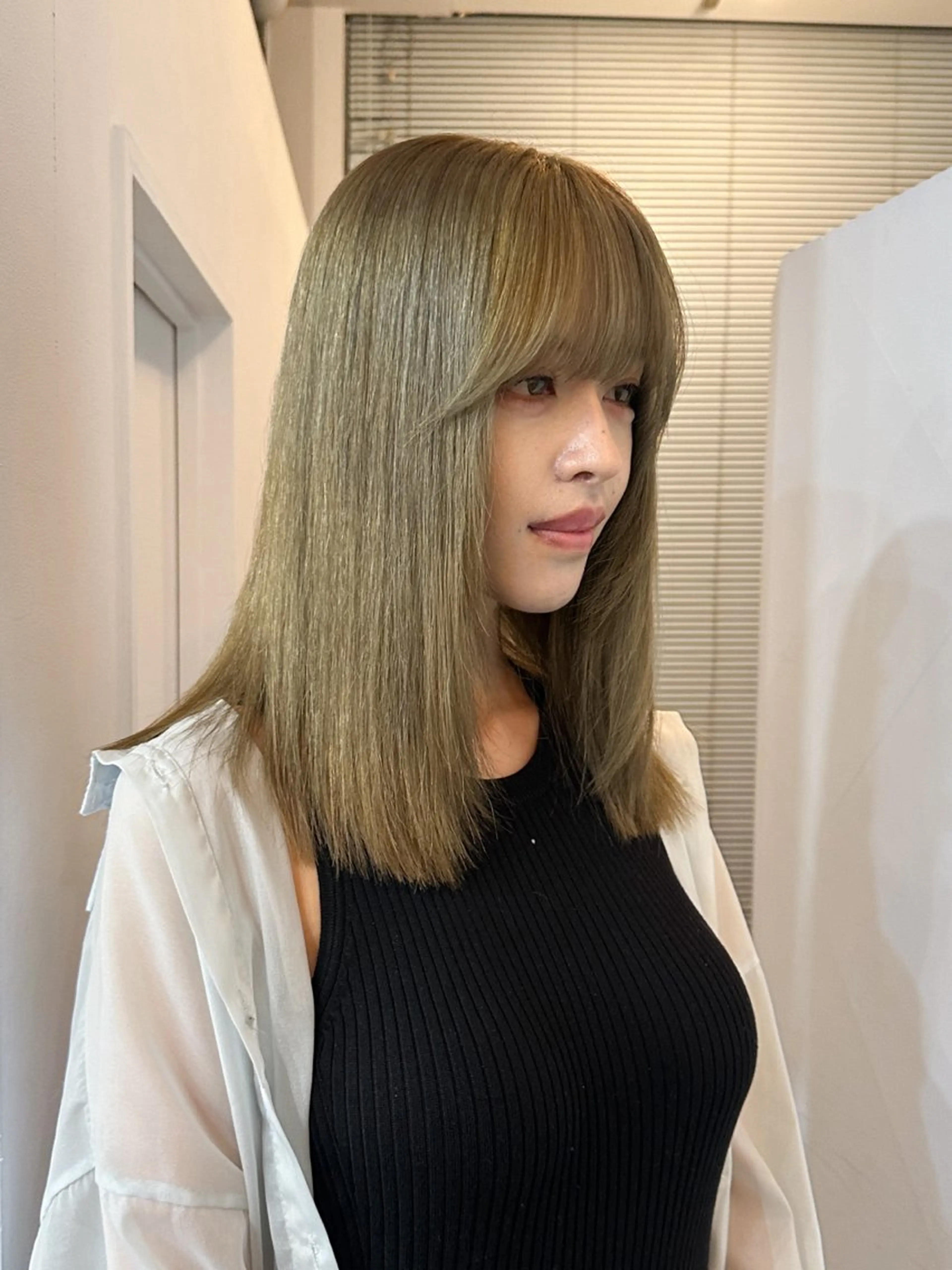 ミディアム カラー オリーブカラー 磯　亜由香🌼 ブリーチ/ボブカットのヘアスタイル